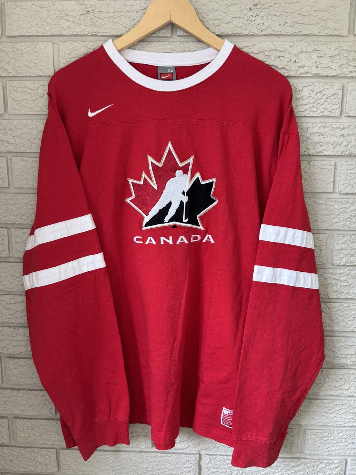 Vintage Nike Team Canada Hockey Long Sleeve Jersey Shirt