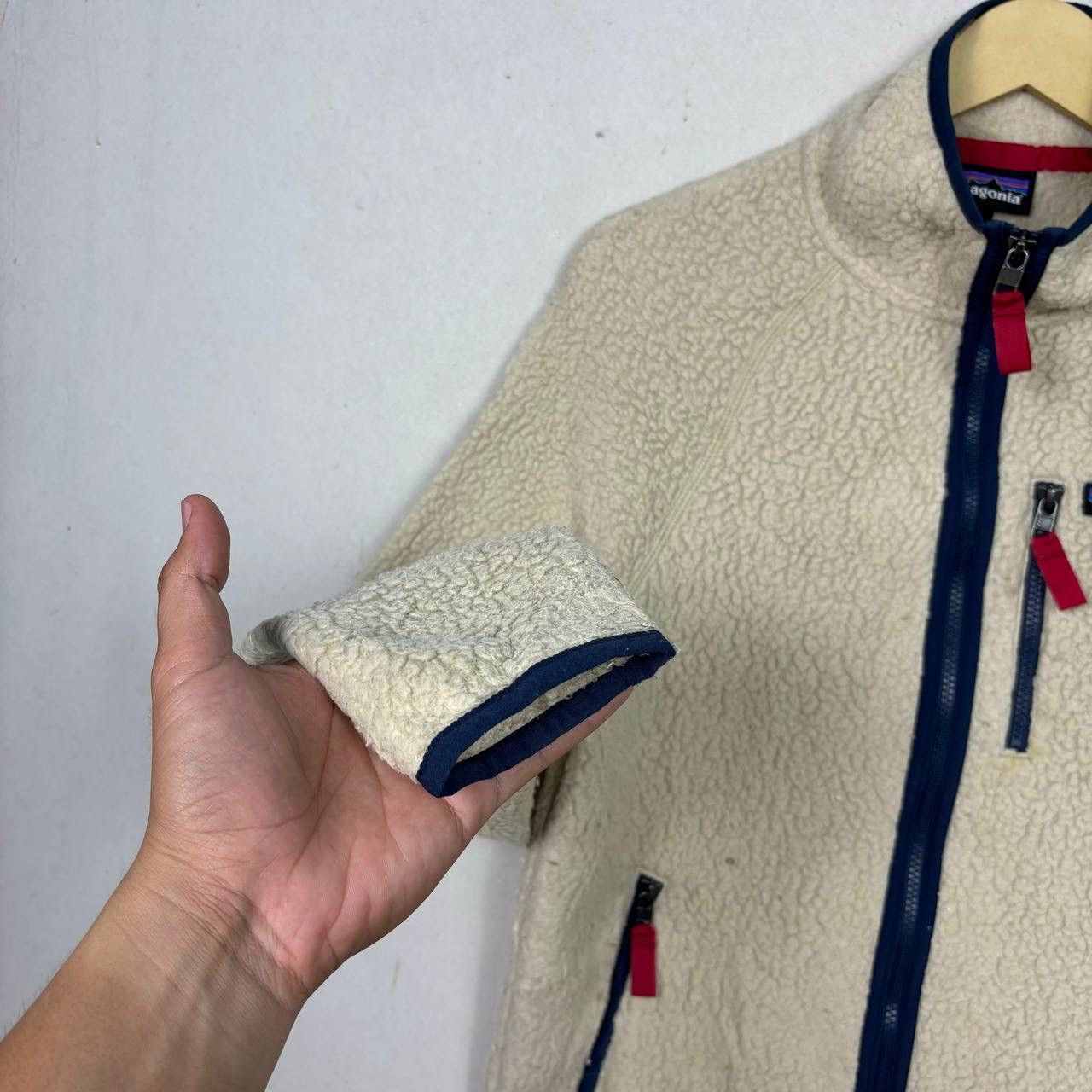 Patagonia Patagonia Retro Pile Fleece Jacket Sherpa Beige S Size US S / EU 44-46 / 1 - 4 Thumbnail