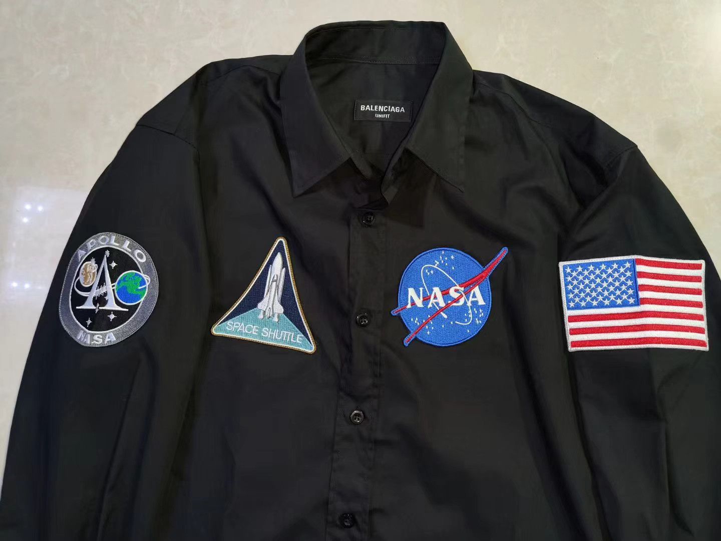 Balenciaga Balenciaga Space Tour badge shirt Size US S / EU 44-46 / 1 - 2 Thumbnail