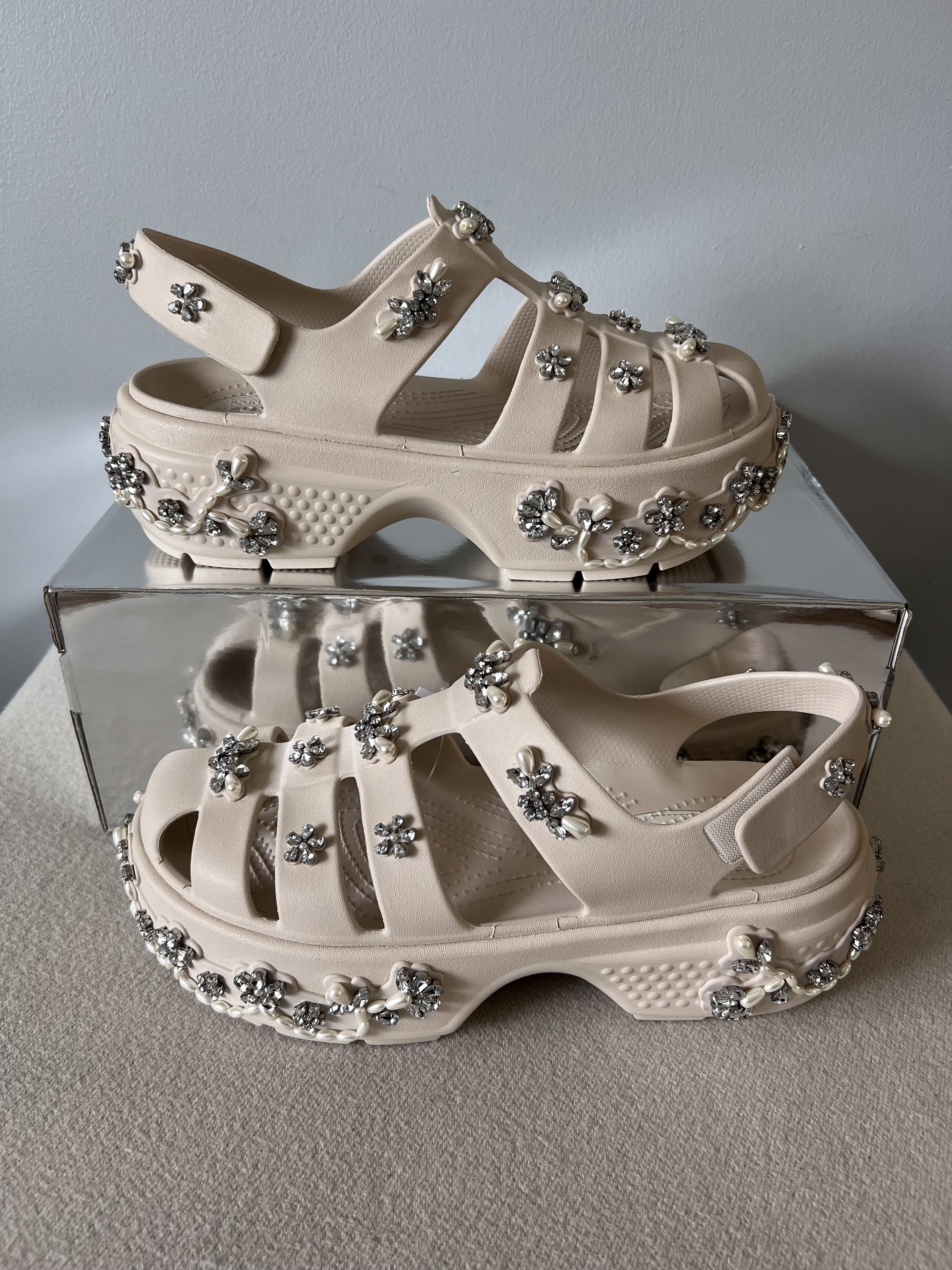 Crocs × Simone Rocha Simone Rocha Crocs Stomp Fisherman Clogs in Stucco Size US 10 / IT 40 - 2 Thumbnail