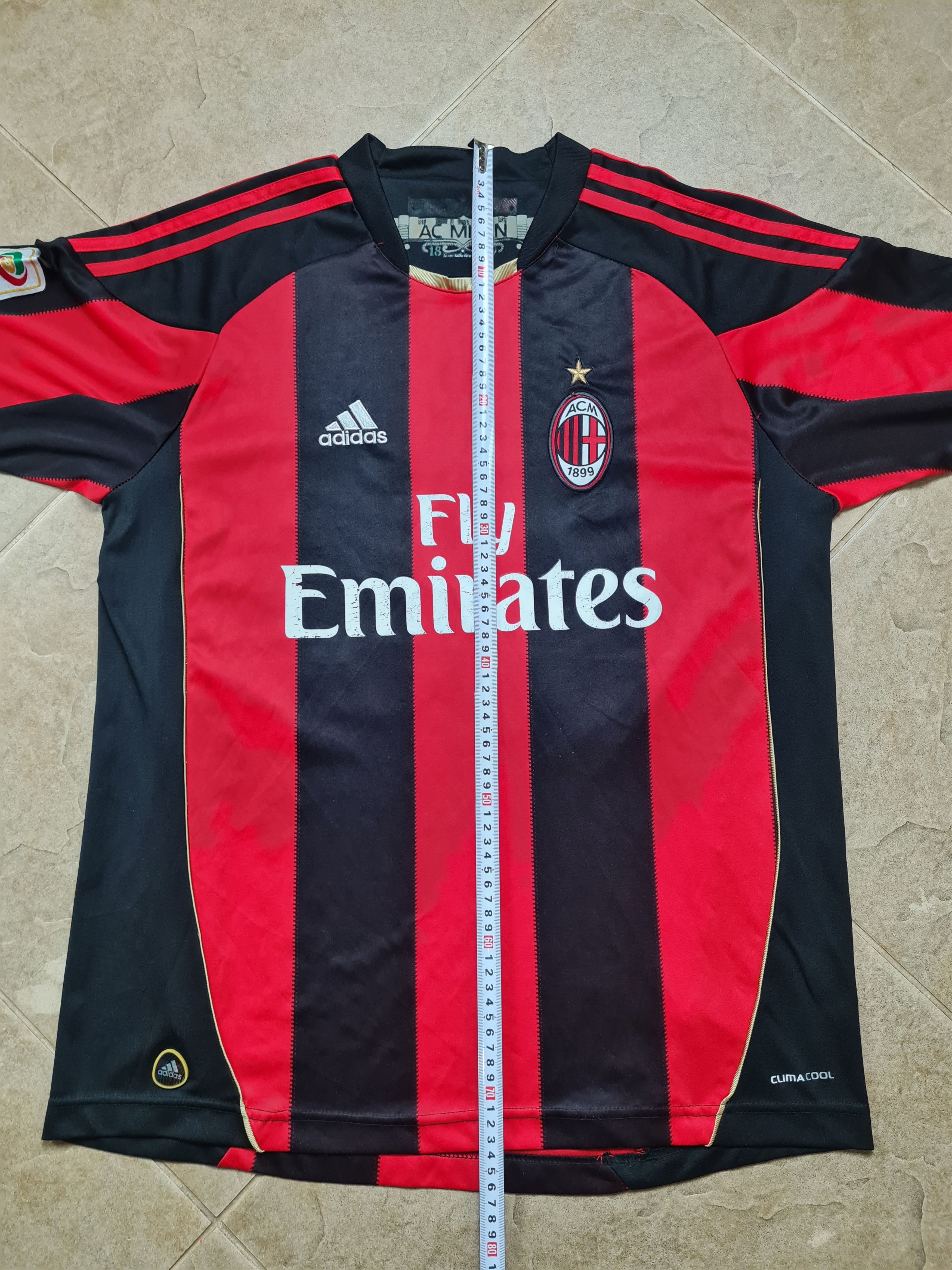 Other AC Milan 2008-2010 Home Jersey Ronaldinho #80 Retro Football Size US M / EU 48-50 / 2 - 5 Thumbnail