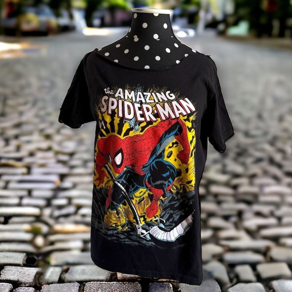 Marvel Comics Marvel Womens Tee Sz S Cut Out Neck Spider-Man Black Comic Size S / US 4 / IT 40 - 1 Thumbnail