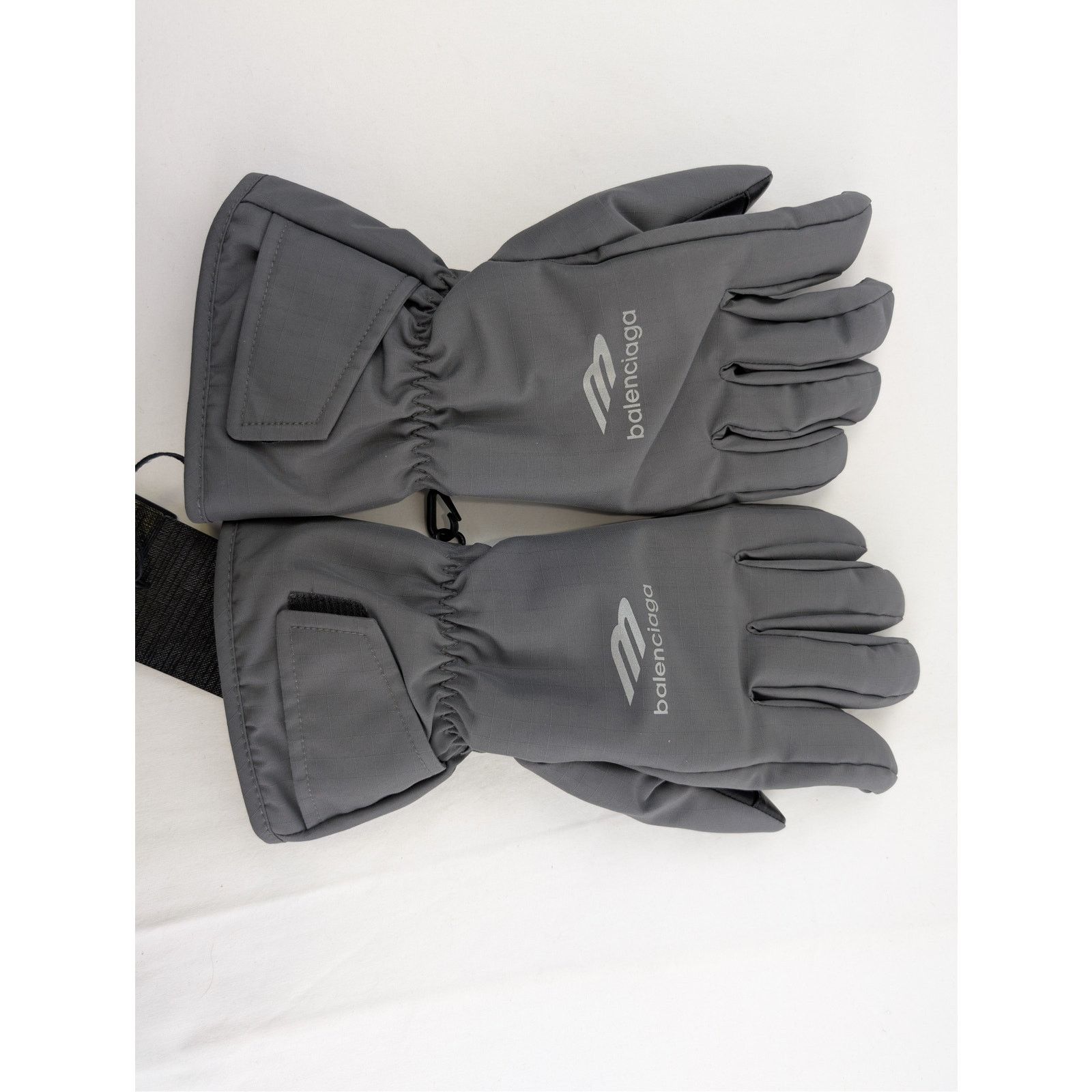 Balenciaga o1rshd1 Size: S / Ripstop Ski Gloves in Dark Grey Size ONE SIZE - 7 Thumbnail