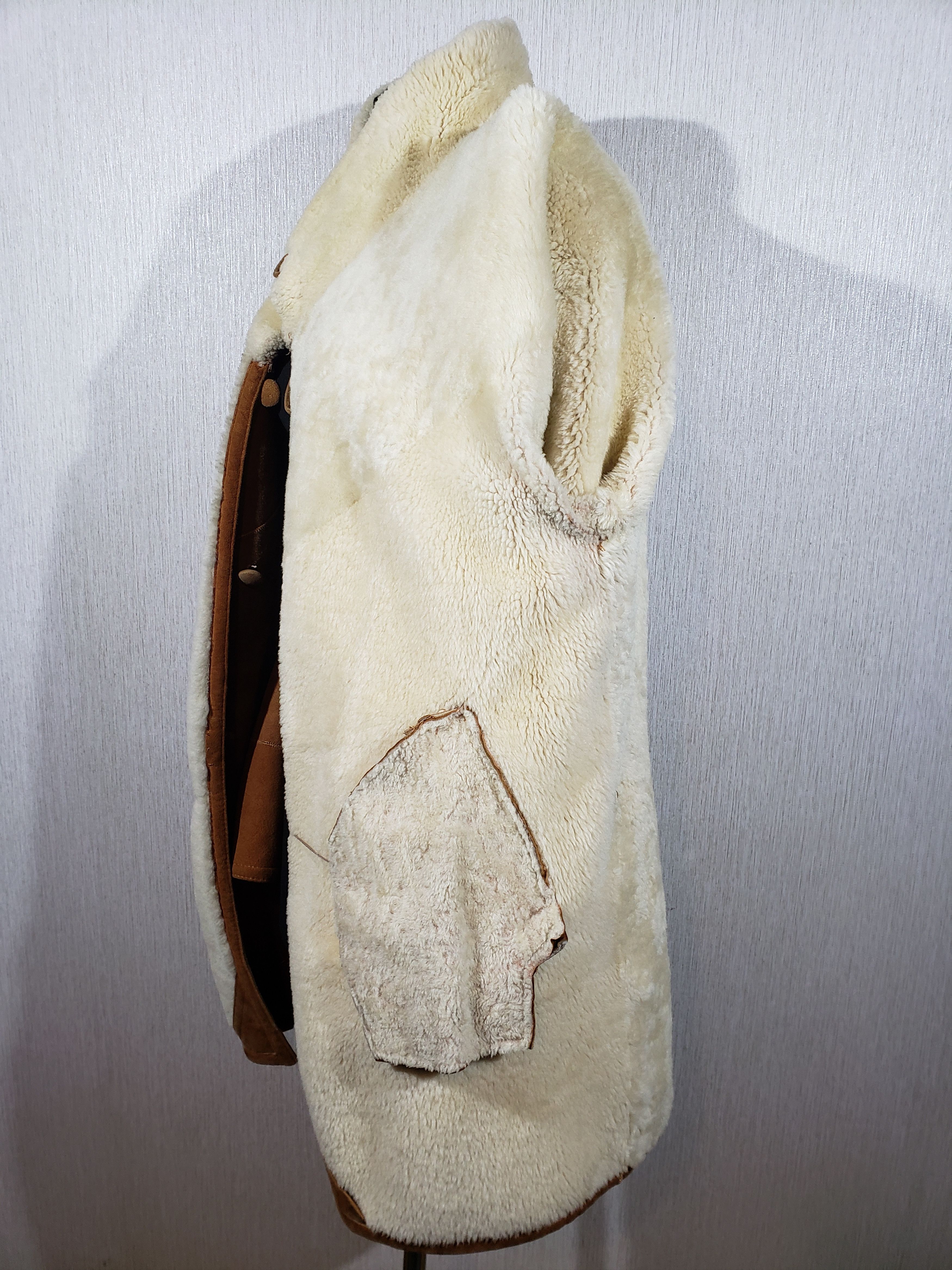 Other Stylish brown sheepskin coat with buttons. Size XL / US 12-14 / IT 48-50 - 9 Thumbnail