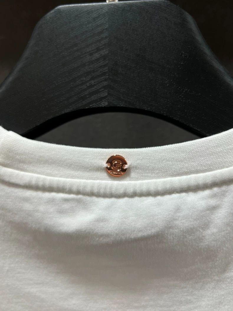 Givenchy Givenchy Solid Color Round Neck Fashion Print Short Sleeve Size US S / EU 44-46 / 1 - 5 Thumbnail