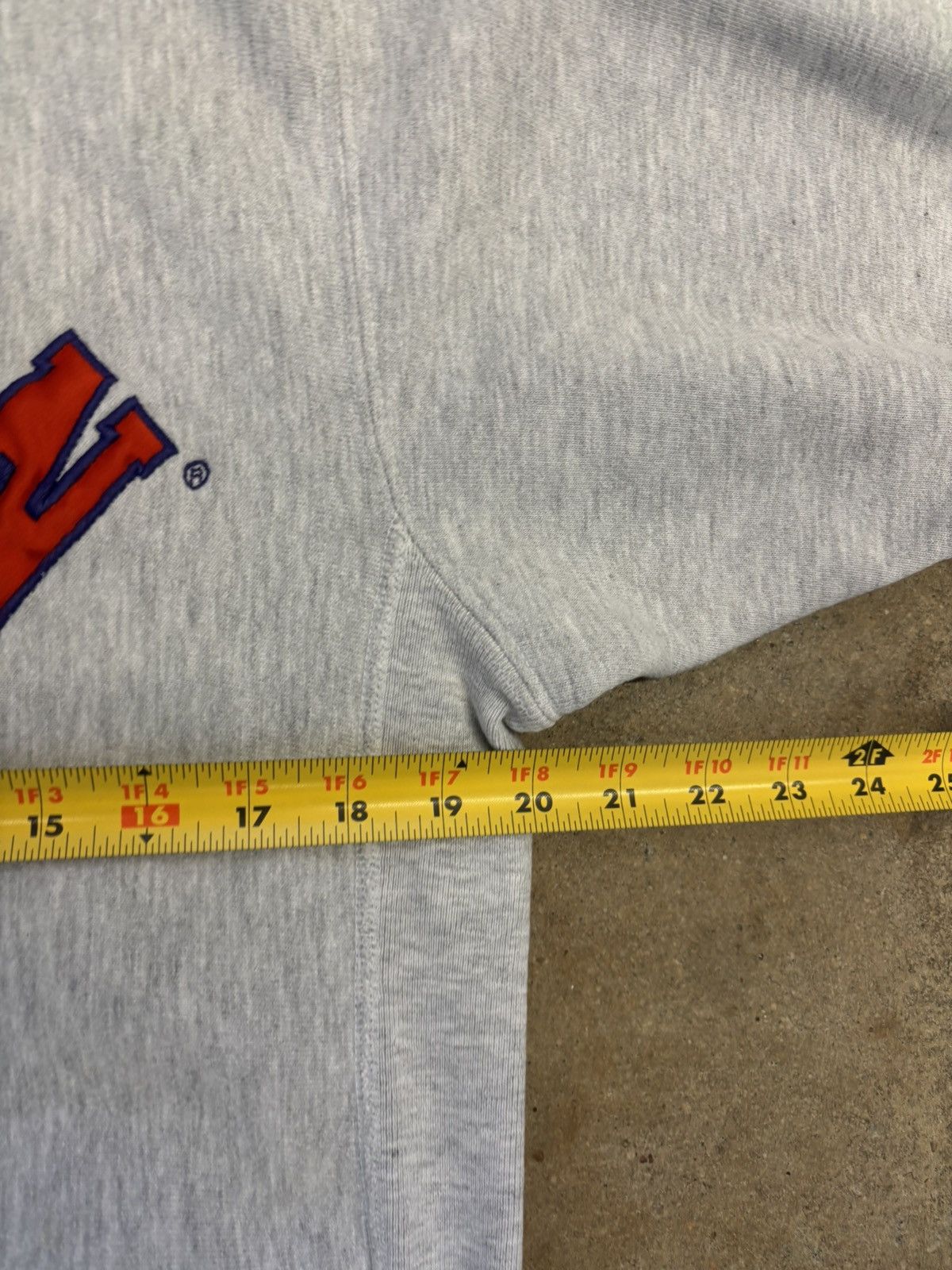 Champion Vintage 90’s Champion Reverse Weave Clemson Sweatshirt Size US L / EU 52-54 / 3 - 5 Thumbnail
