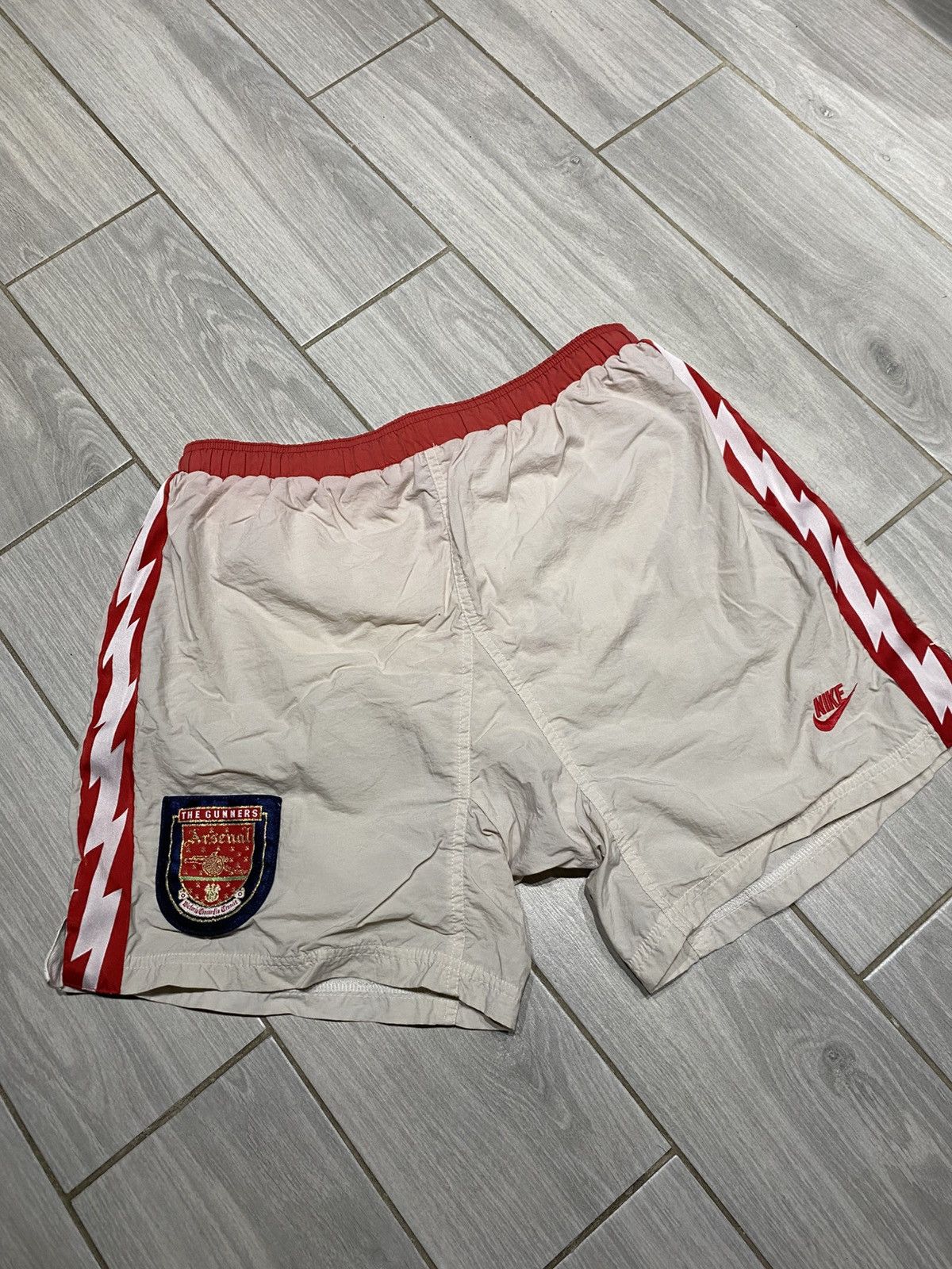 Nike Genuine Vintage Nike Arsenal M / 94/95/96 White Home Shorts Size US 32 / EU 48 - 1 Thumbnail