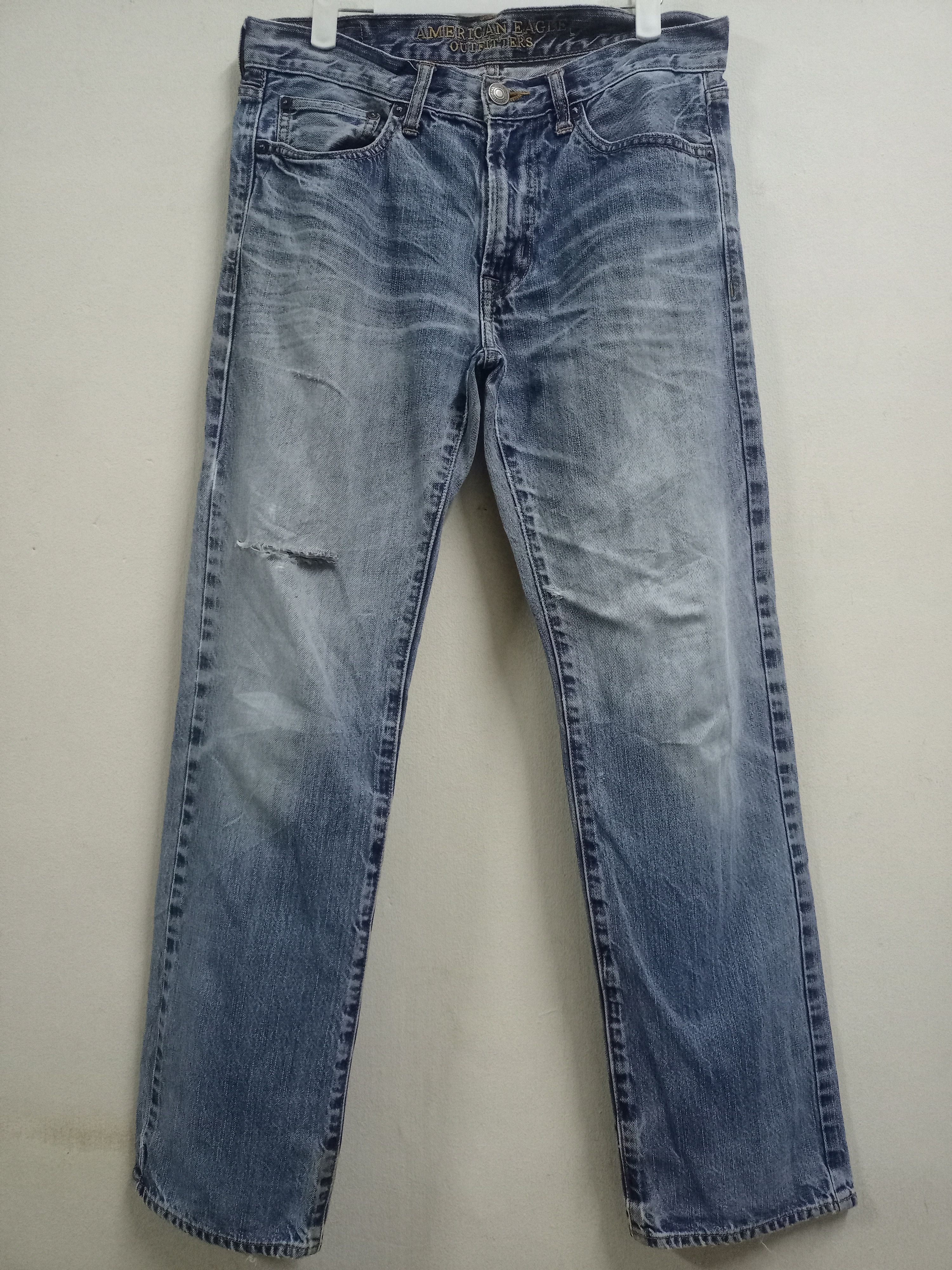 image of American Eagle Outfitters x Distressed Denim Vintage American Eagle Blue Wash Distressed Loose Jean