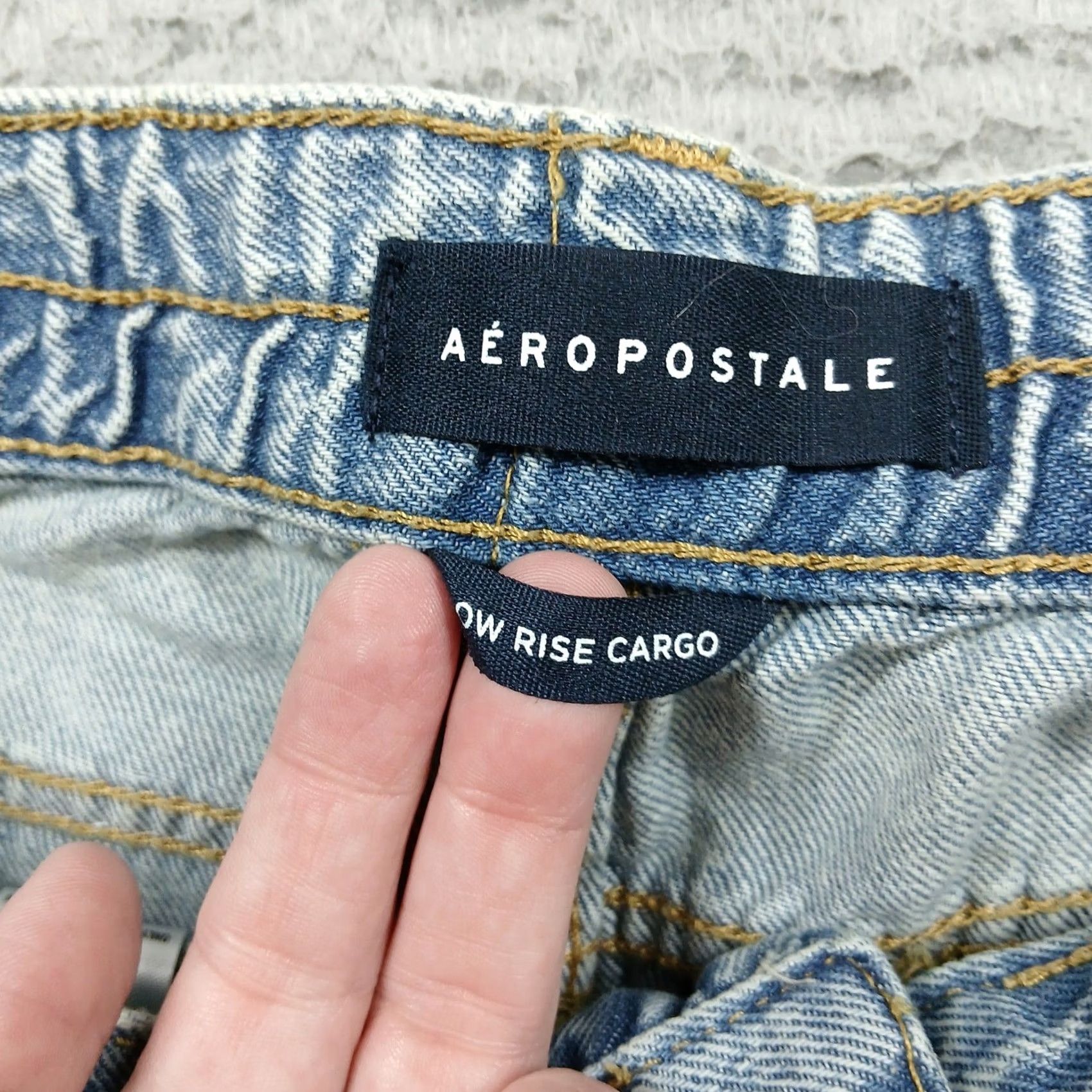 Aeropostale Aéropostale Cargo Jeans Women's L Short Light Wash Rigid Denim Pockets Low Rise Hip Hop Logo EUC Size 24" / US 00 / IT 34 - 4 Thumbnail