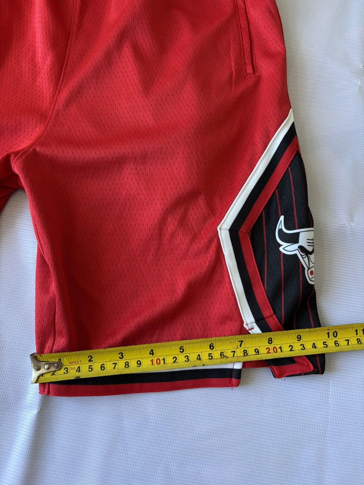 NBA Chicago Bulls Nike NBA shorts - large (more like medium) Size US 32 / EU 48 - 6 Thumbnail