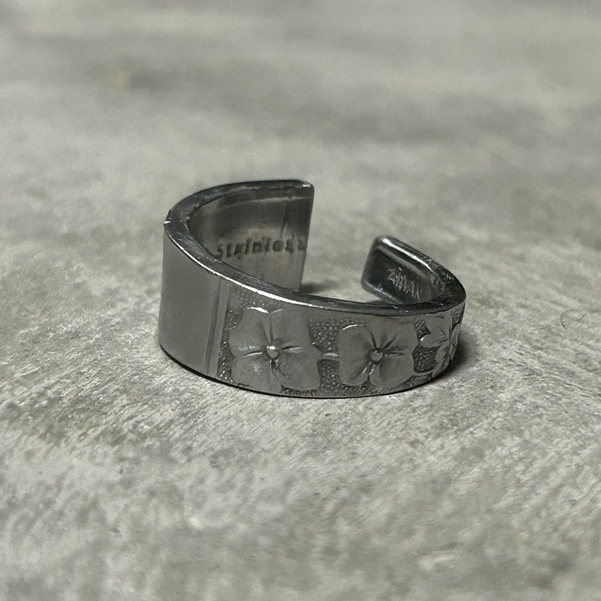 Vintage Y2K Flower Custom Silver Ring Size ONE SIZE - 1 Thumbnail