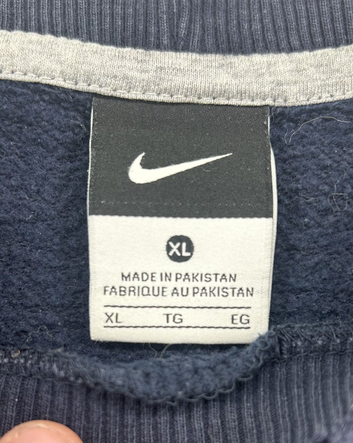 Nike Vintage Nike Crewneck Sweatshirt Size US L / EU 52-54 / 3 - 3 Thumbnail