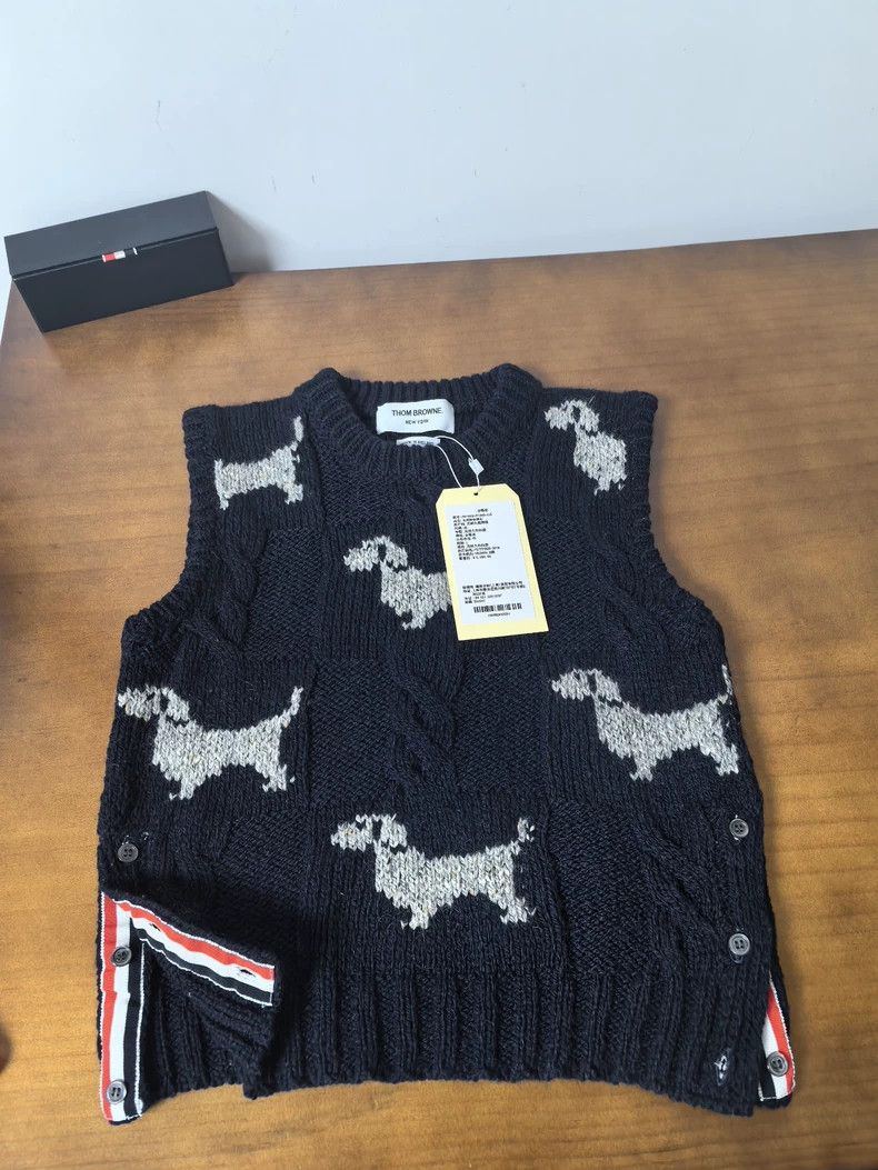 Thom Browne Thom Browne size38 New puppy sweater vest Size XS / US 0-2 / IT 36-38 - 1 Thumbnail