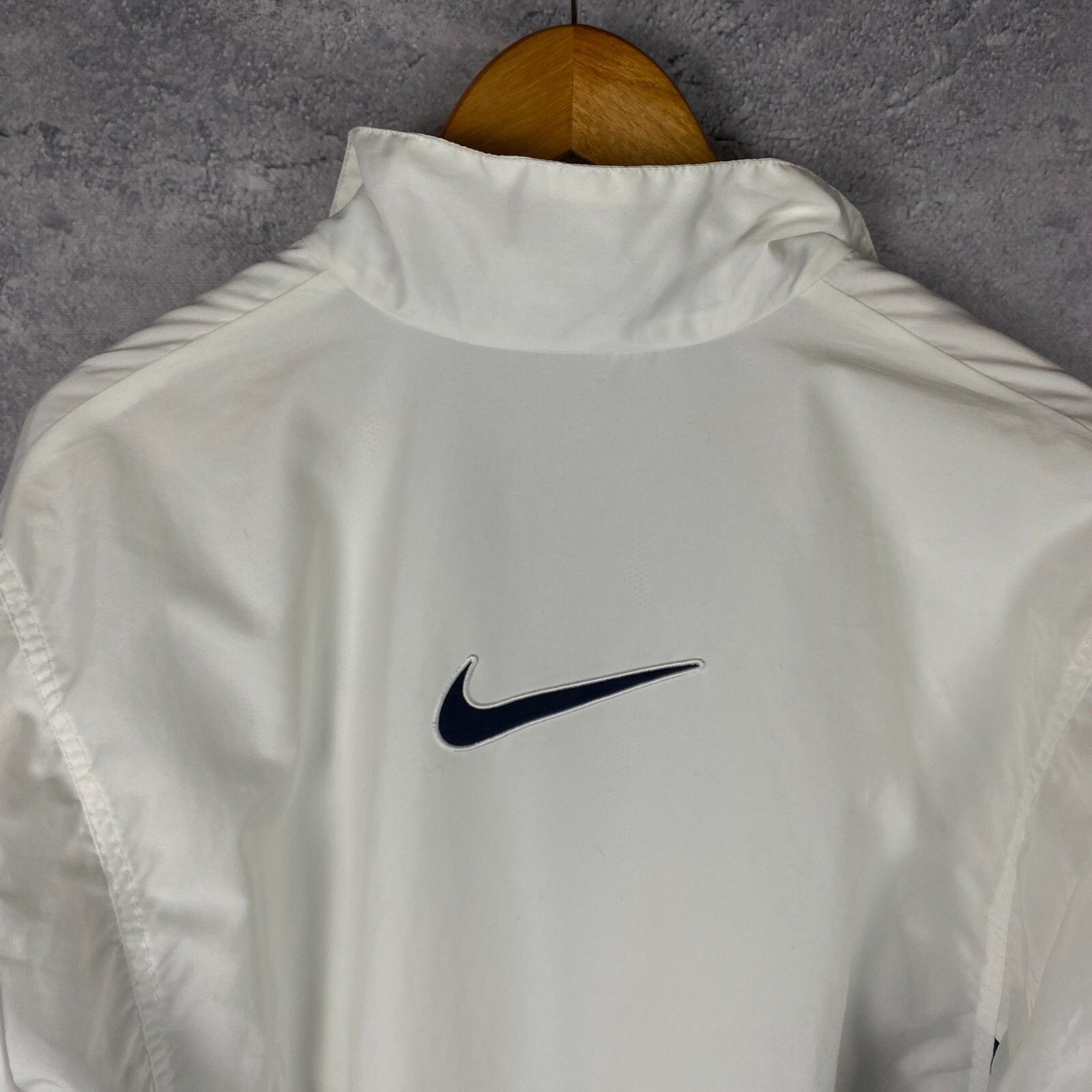Nike Nike Vintage Track Jacket Men's Size L White Big Swoosh ` Size US L / EU 52-54 / 3 - 10 Thumbnail