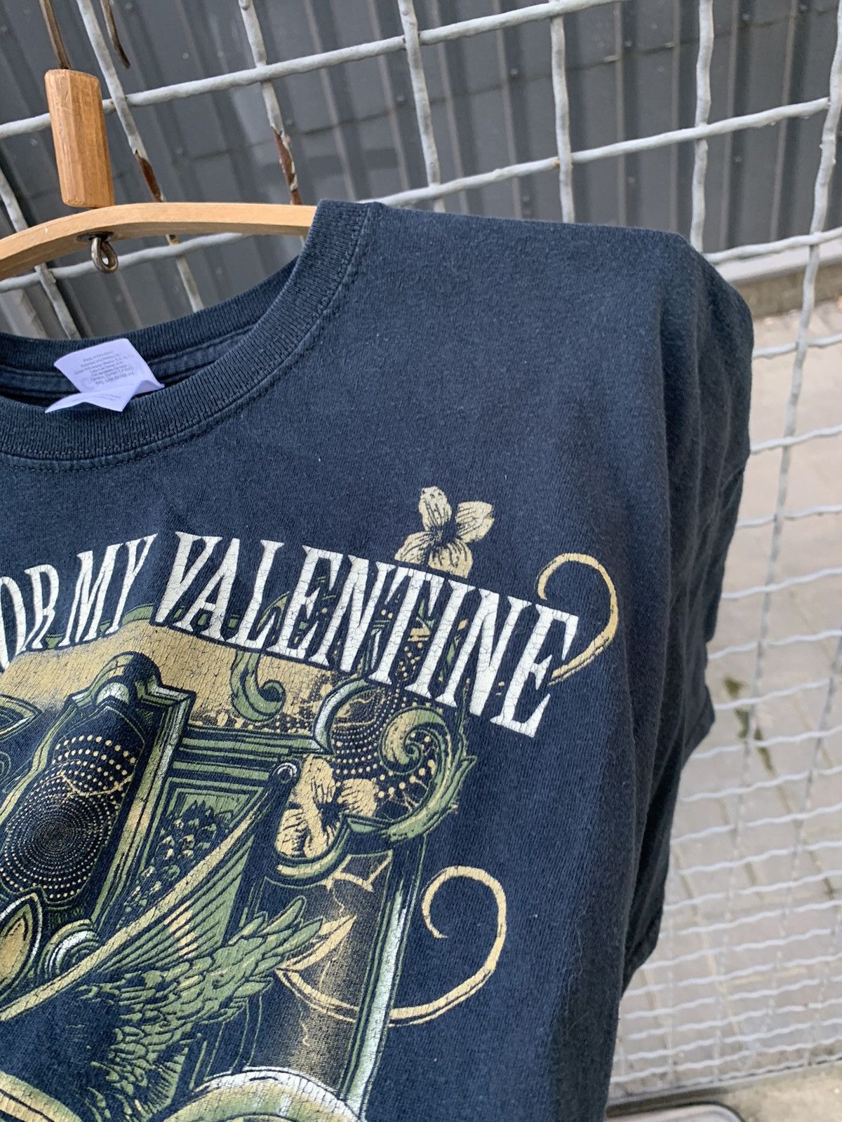 Band Tees Vintage 2000s Bullet For My Valentine Y2K Affliction Tee Size US XL / EU 56 / 4 - 8 Thumbnail