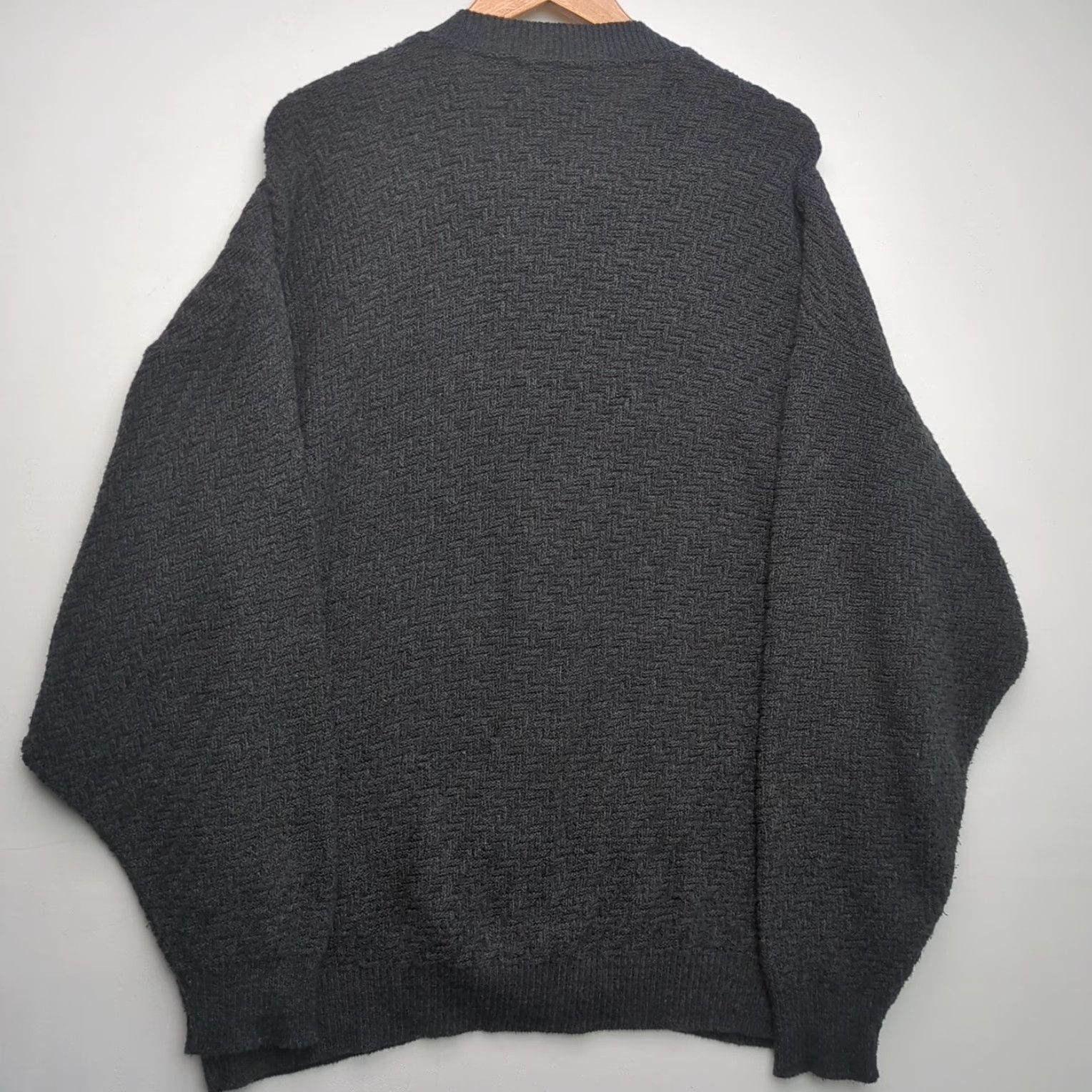 Vintage VINTAGE Trader Bay Cardigan Sweater Men XL Gray Geometric Knit V-Neck Button USA Mens Size US XL / EU 56 / 4 - 2 Thumbnail