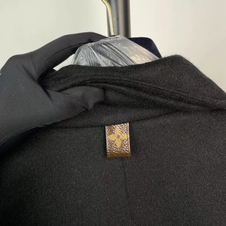 Louis Vuitton Louis Vuitton Black woolen cloak coat with full print on t Size XS / US 0-2 / IT 36-38 - 5 Thumbnail
