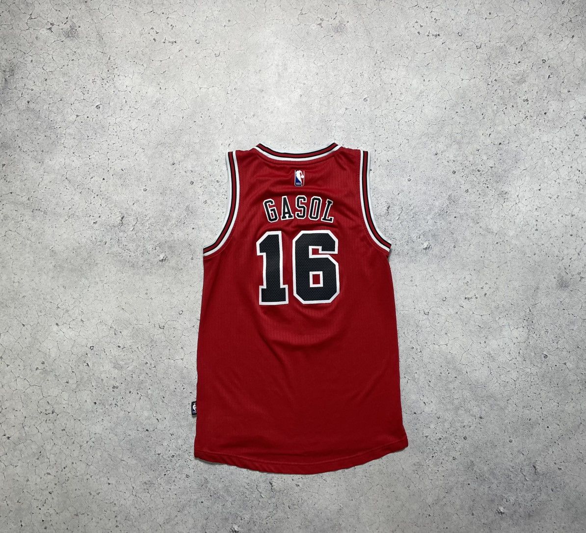 NBA Adidas Chicago Bulls Pau Gasol #16 Vintage Jersey Size US S / EU 44-46 / 1 - 2 Thumbnail