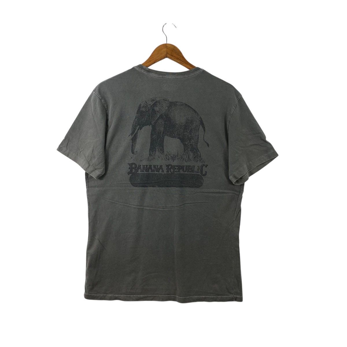 Banana Republic BANANA REPUBLIC Tee Shirt Big Logo Crewneck Size US XL / EU 56 / 4 - 1 Thumbnail