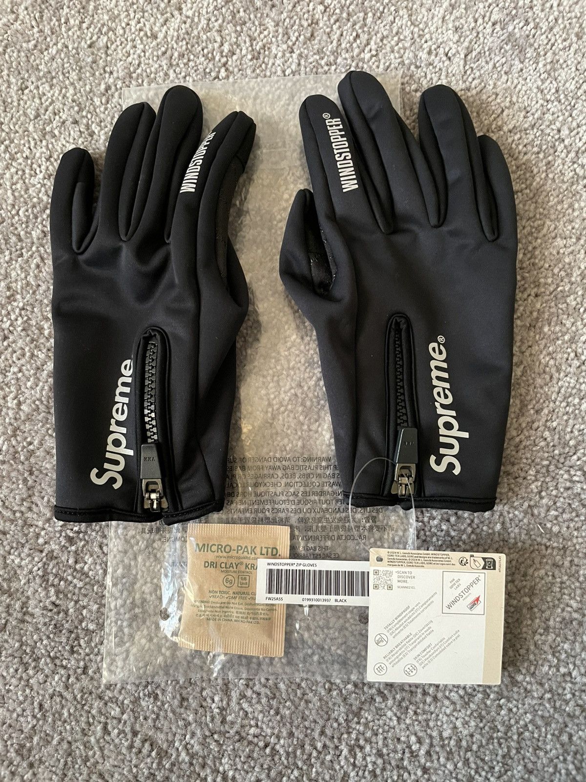 Supreme Supreme Windstopper Zip Gloves Black Medium Size ONE SIZE - 6 Thumbnail
