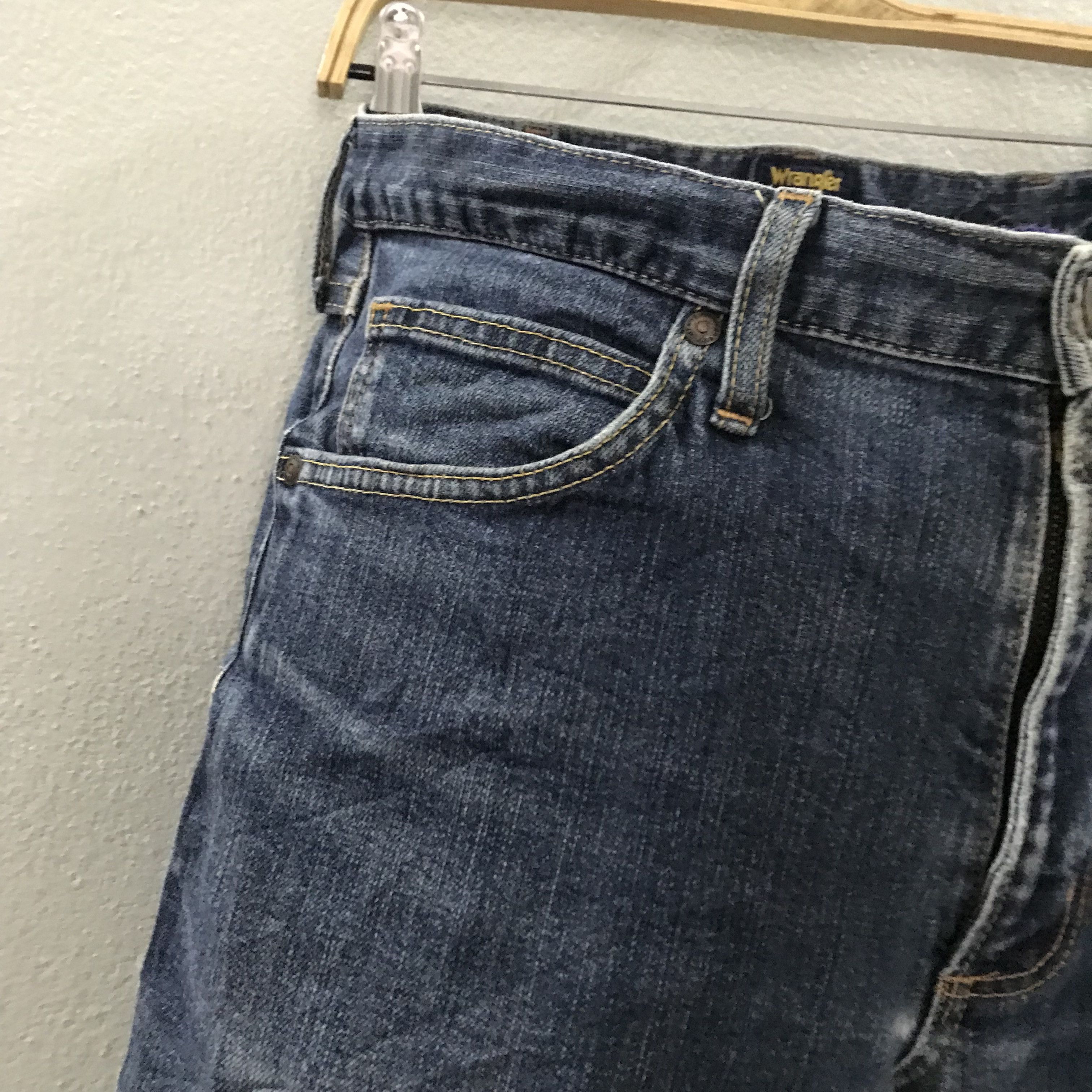 Wrangler Vintage 90s Wrangler Japan Faded Blue Stone Washed Jean Size US 32 / EU 48 - 6 Thumbnail