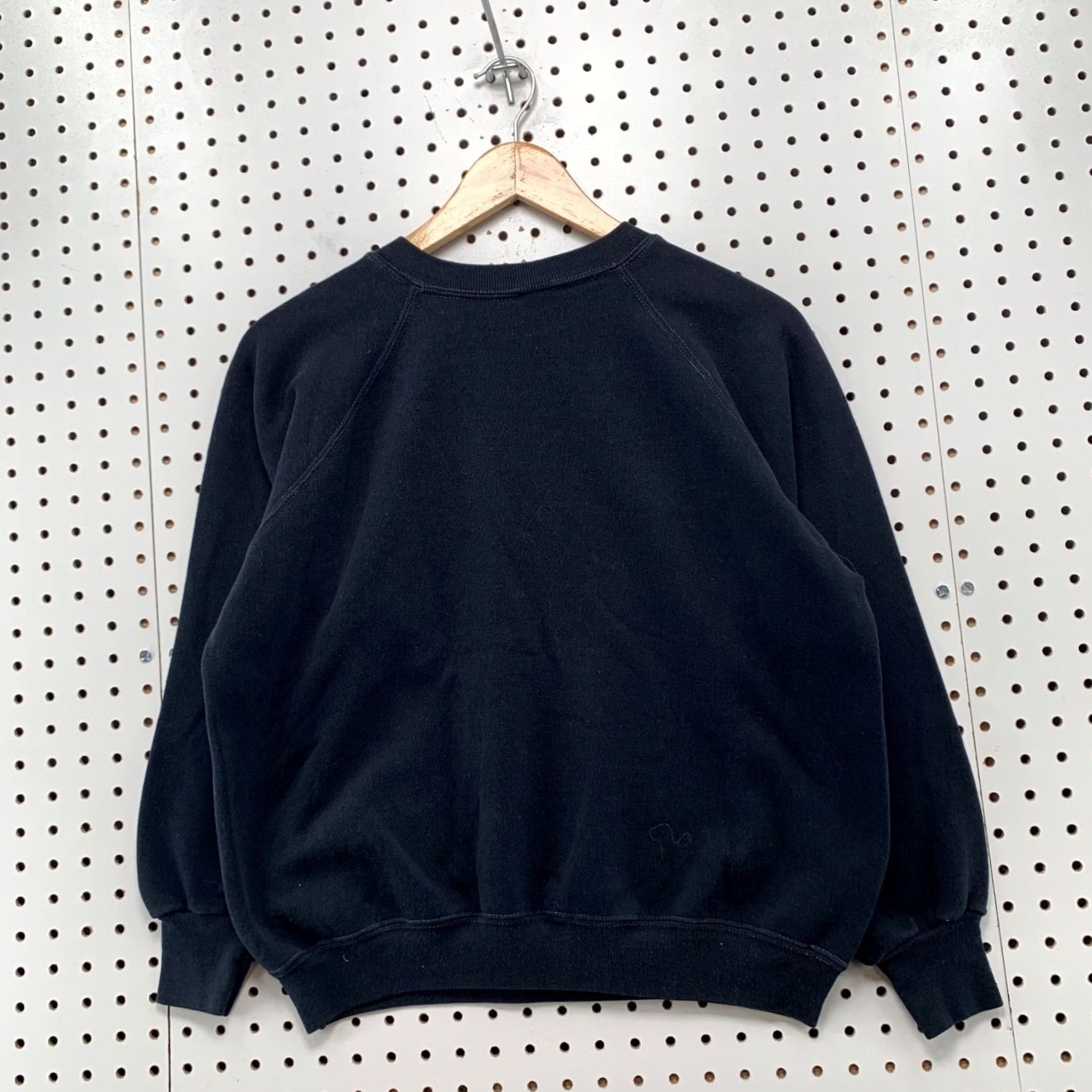 Vintage VINTAGE 70s Depauw Crewneck Sweatshirt Mens M Fits Small Black PIll USA 21x21 Size US S / EU 44-46 / 1 - 2 Thumbnail