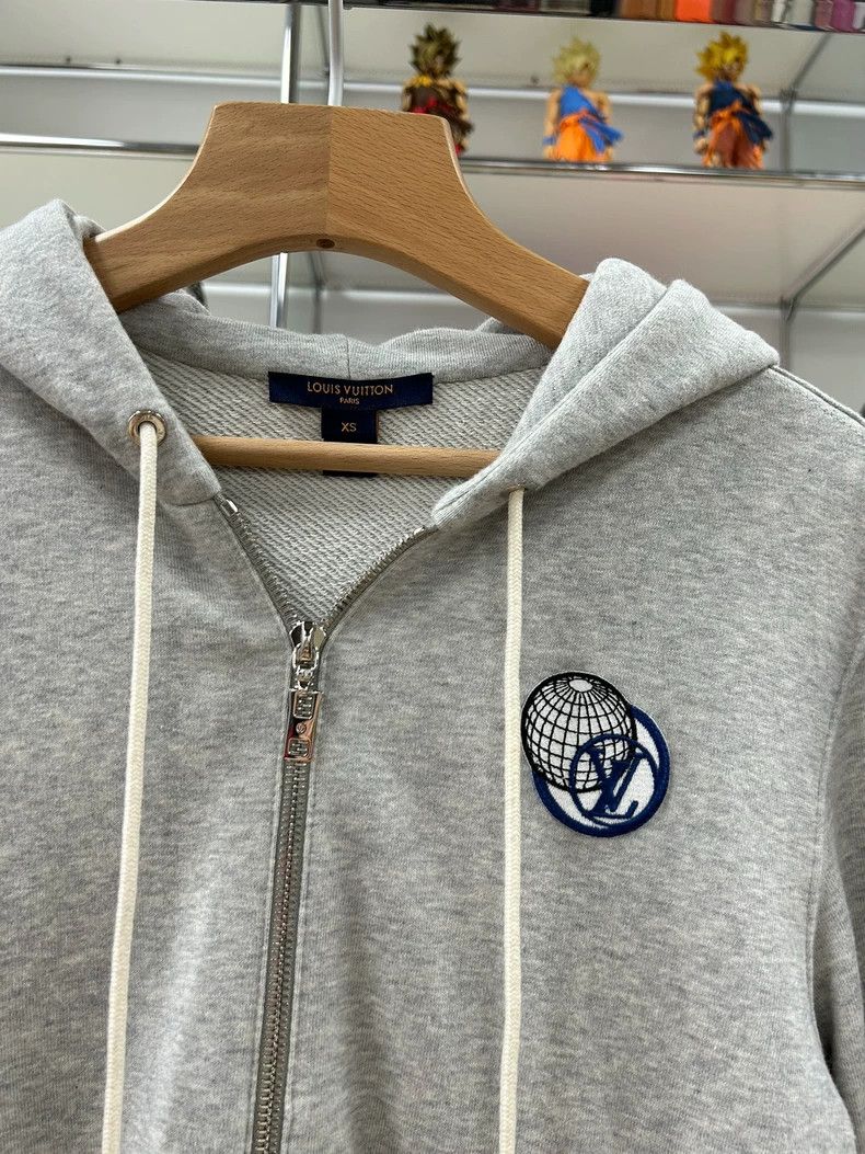 Louis Vuitton Louis Vuitton Gray Globe Logo Zip Hoodie Jacket Size US XS / EU 42 / 0 - 2 Thumbnail