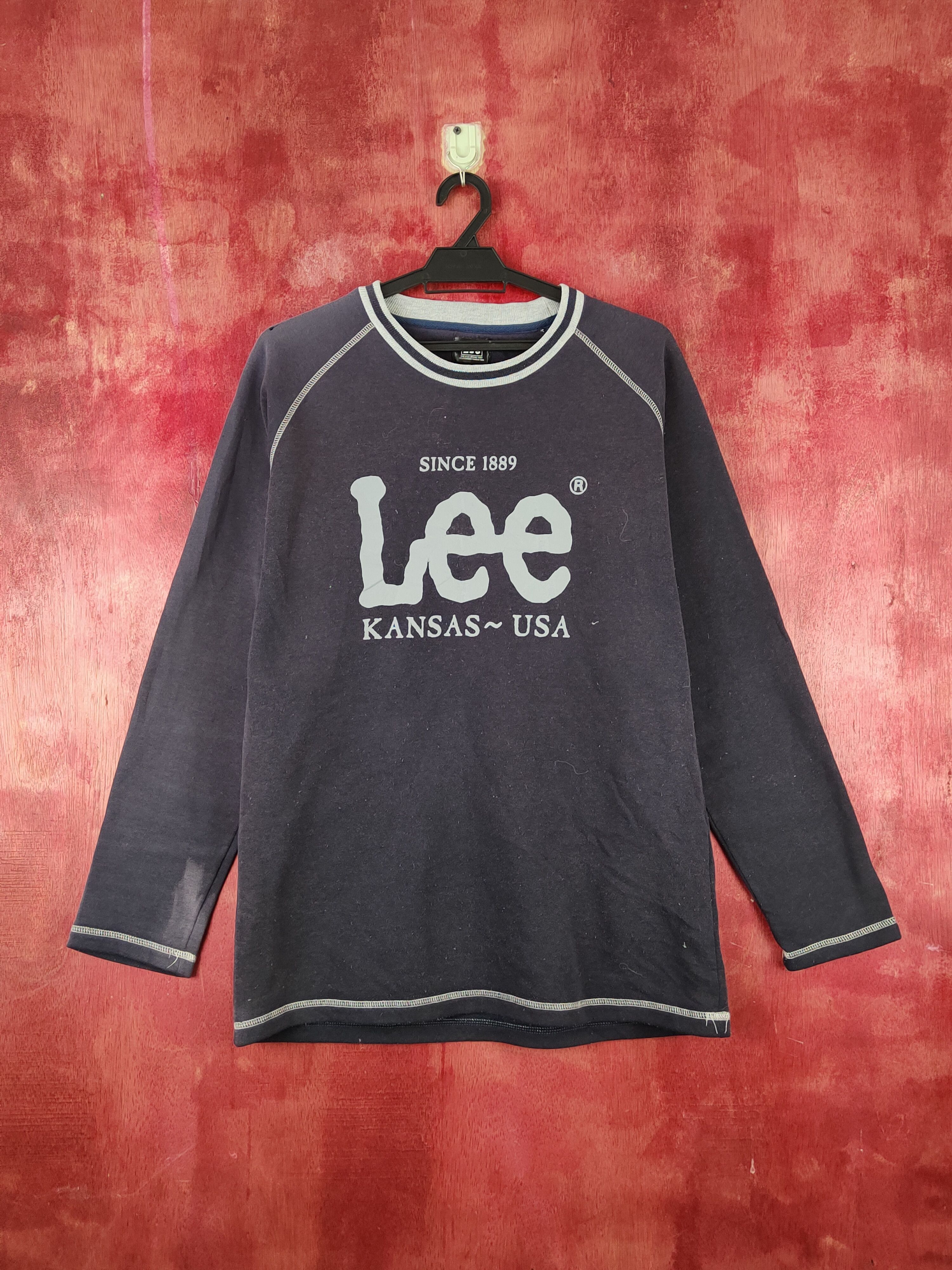 Japanese Brand × Lee × Vintage Lee Dark Blue Faded vintage Sweatshirts #S2118 Size L / US 10 / IT 46 - 1 Thumbnail