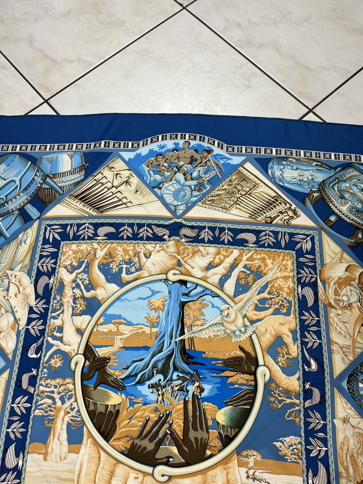 Designer × Hermes × Vintage Hermes Au som du tam-tam silk scarf full print handkerchief Size ONE SIZE - 5 Thumbnail