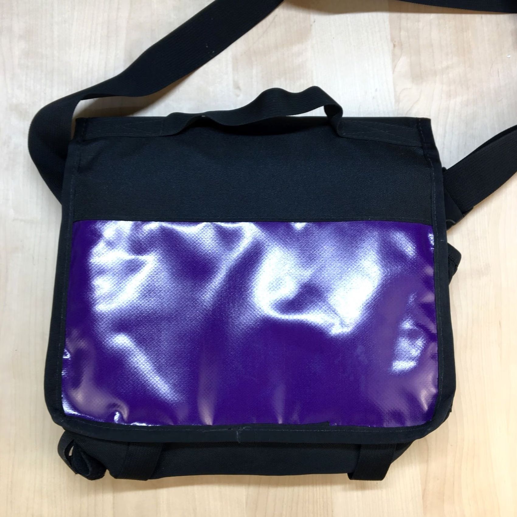 Vintage Green Guru Recycled Small Messenger Bag Purple Shoulder Upcycled Water Resistant Size ONE SIZE - 5 Thumbnail