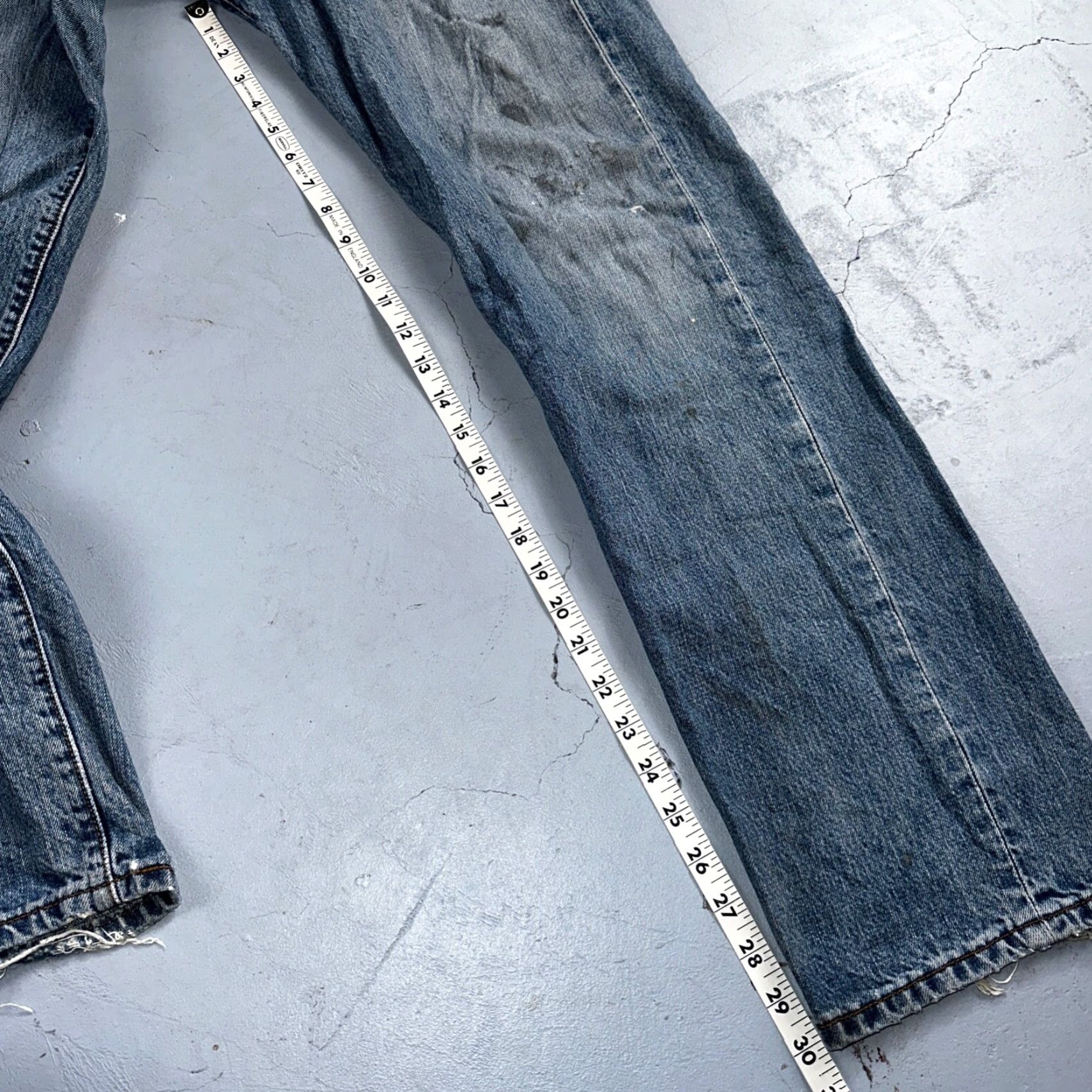 Levi's VINTAGE Levi's 501 Jeans Straight Levi's Men 31x32 Blue Denim 90s 501 Series Regular Mens Jeans Size US 31 - 5 Thumbnail