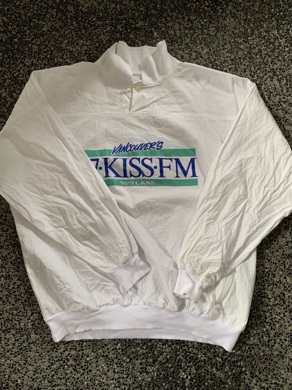Vintage Vintage 90s Vancouver’s Kiss FM Sweatshirt Size US L / EU 52-54 / 3 - 12 Thumbnail