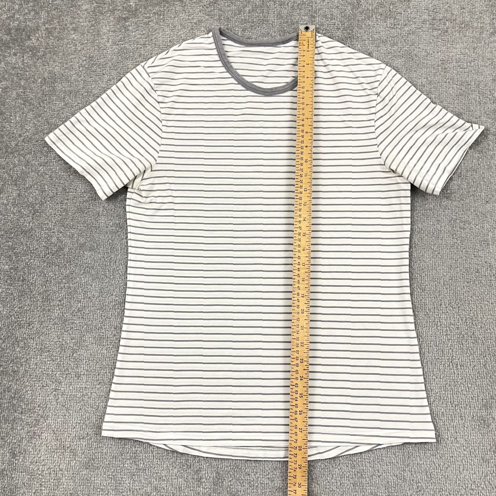Lululemon Lululemon Shirt Mens Medium White Gray Stripe Everyday Essential Crewneck Casual Size US M / EU 48-50 / 2 - 4 Thumbnail