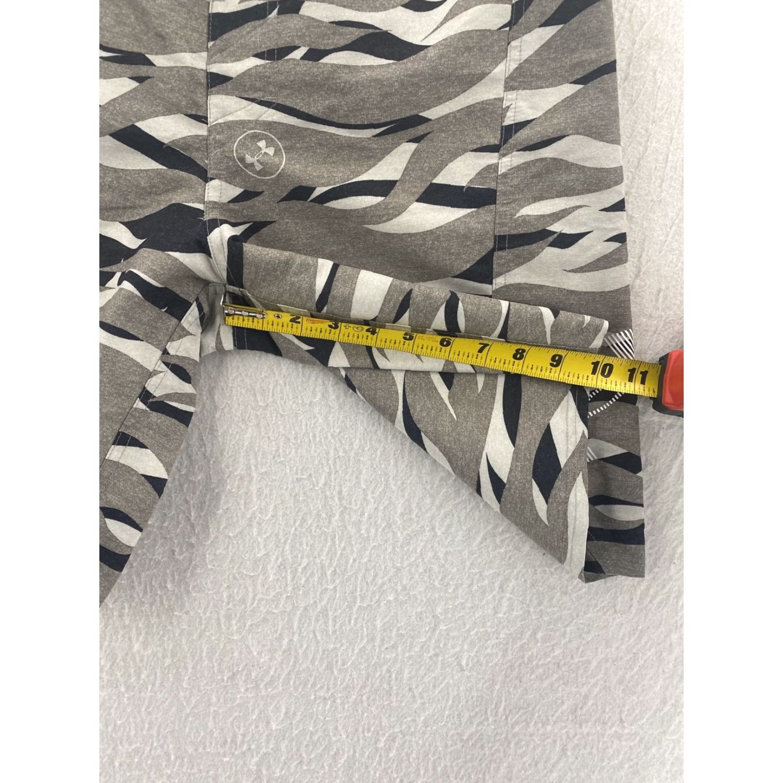 Under Armour Under Armour Heat Gear Board Shorts Mens 30 Tiger Camo Drawstring ECU Size US 30 / EU 46 - 4 Thumbnail