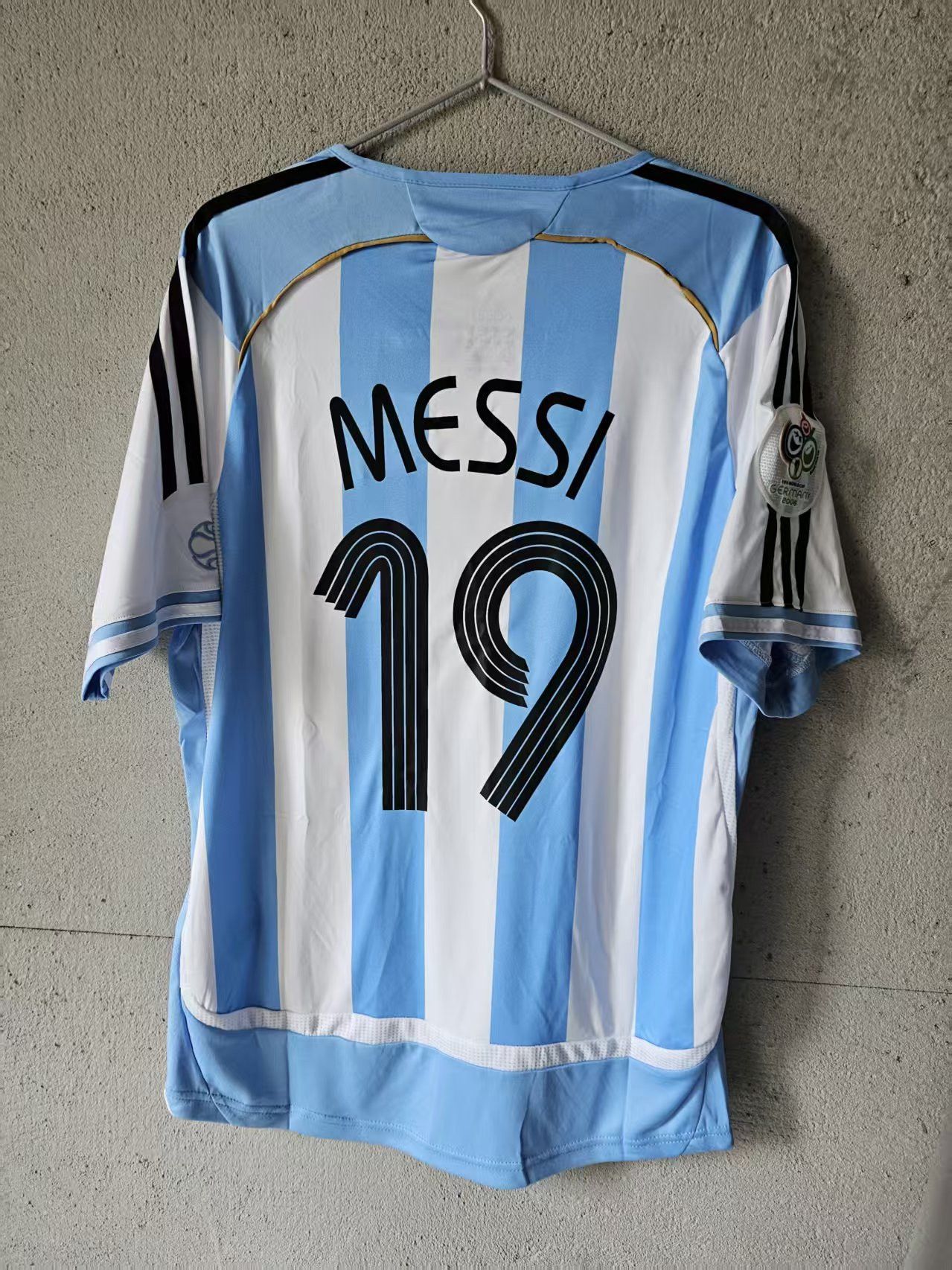 Other 2006 Argentina 19 Messi Jersey Home Size US XL / EU 56 / 4 - 1 Thumbnail