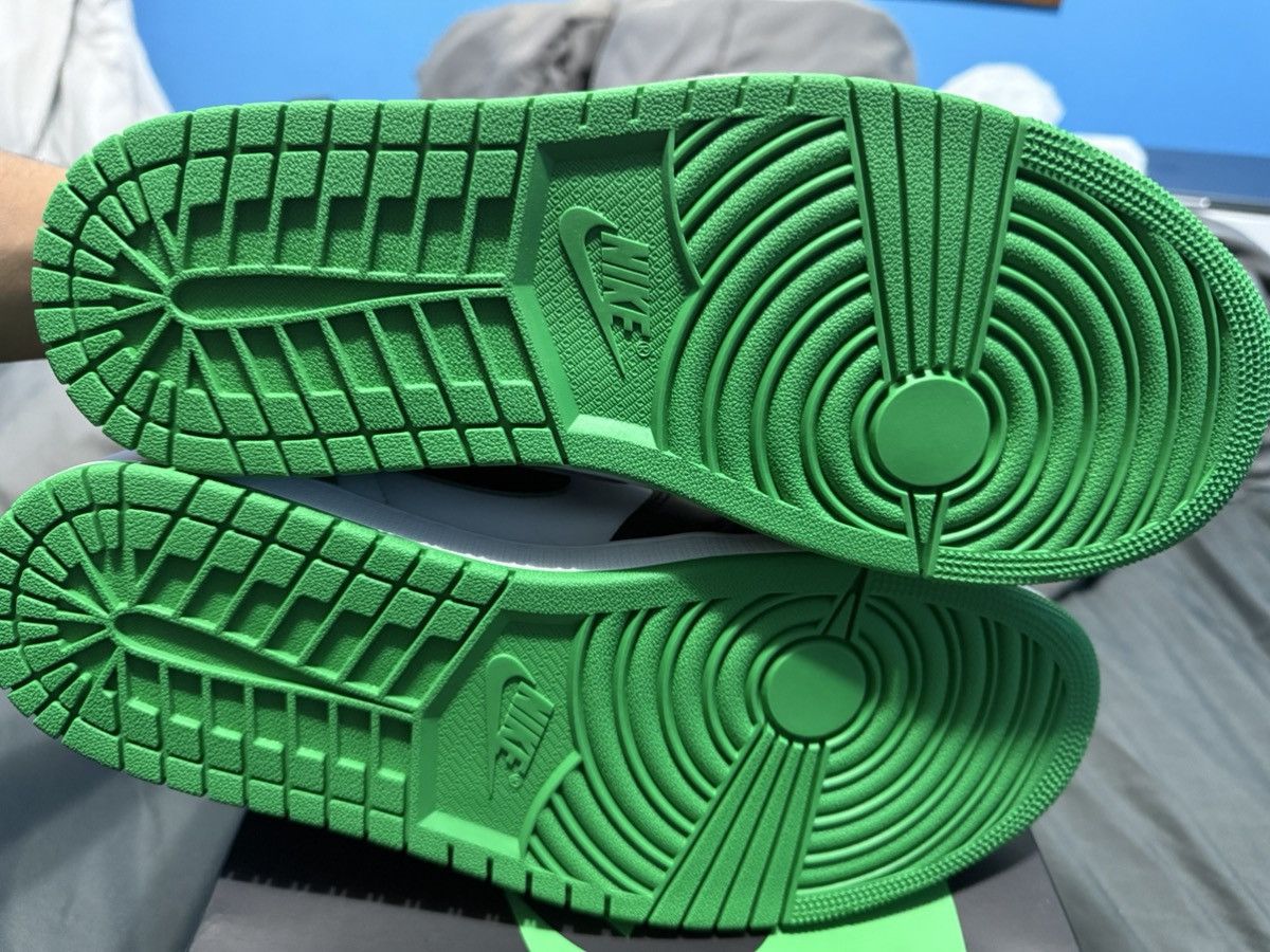 Nike Air Jordan 1 Retro HIGH OG Lucky Green Size US 10.5 / EU 43-44 - 4 Thumbnail