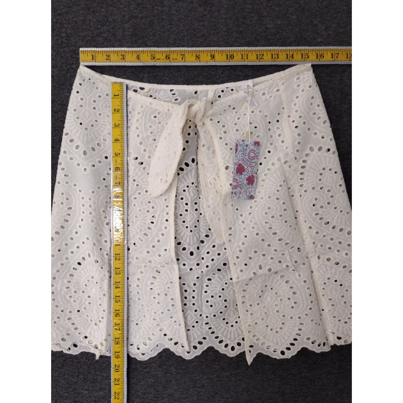 Swims Toluca Swim Cover Up Shirt Ivory M/L Lace Mini Tie Beach Womens Toluca Swim Skirt Cover Up Lace Ivory M/L Womens Beach 90s? Size 32" / US 10 / IT 46 - 4 Thumbnail