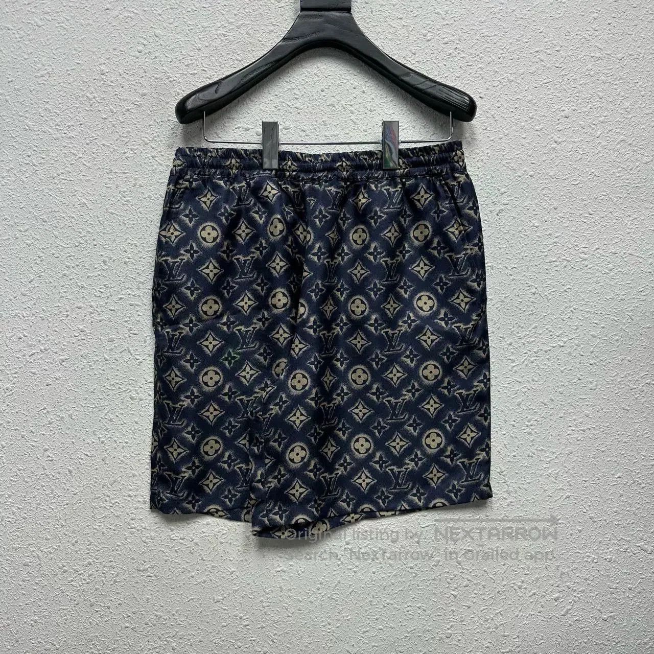 Louis Vuitton louis vuitton blue patterned silk shorts. Size US 38 / EU 54 - 1 Thumbnail