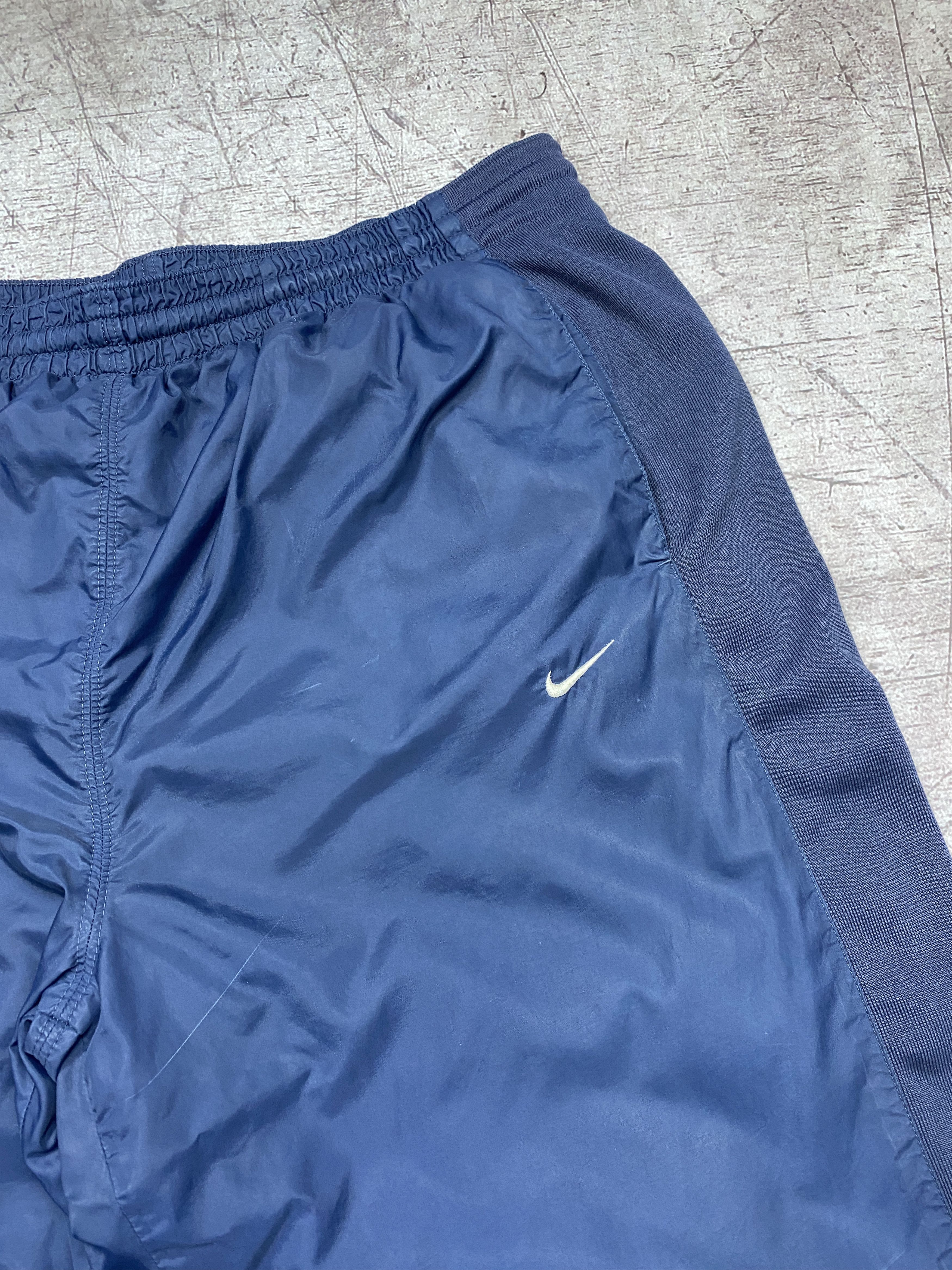 Nike × Vintage Nike Vintage Mens Nylon Baggy Track Pants Y2K Size US 38 / EU 54 - 2 Thumbnail