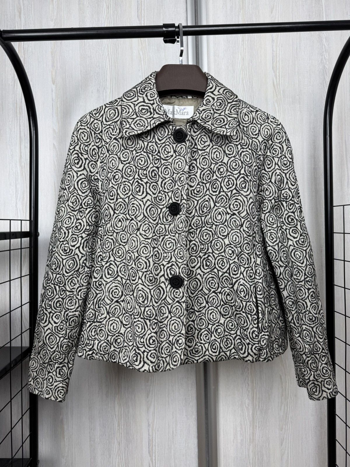 Max Mara MAX MARA GREY JACQUARD BUTTONS CLOSURE JACKET Size M / US 6-8 / IT 42-44 - 1 Thumbnail