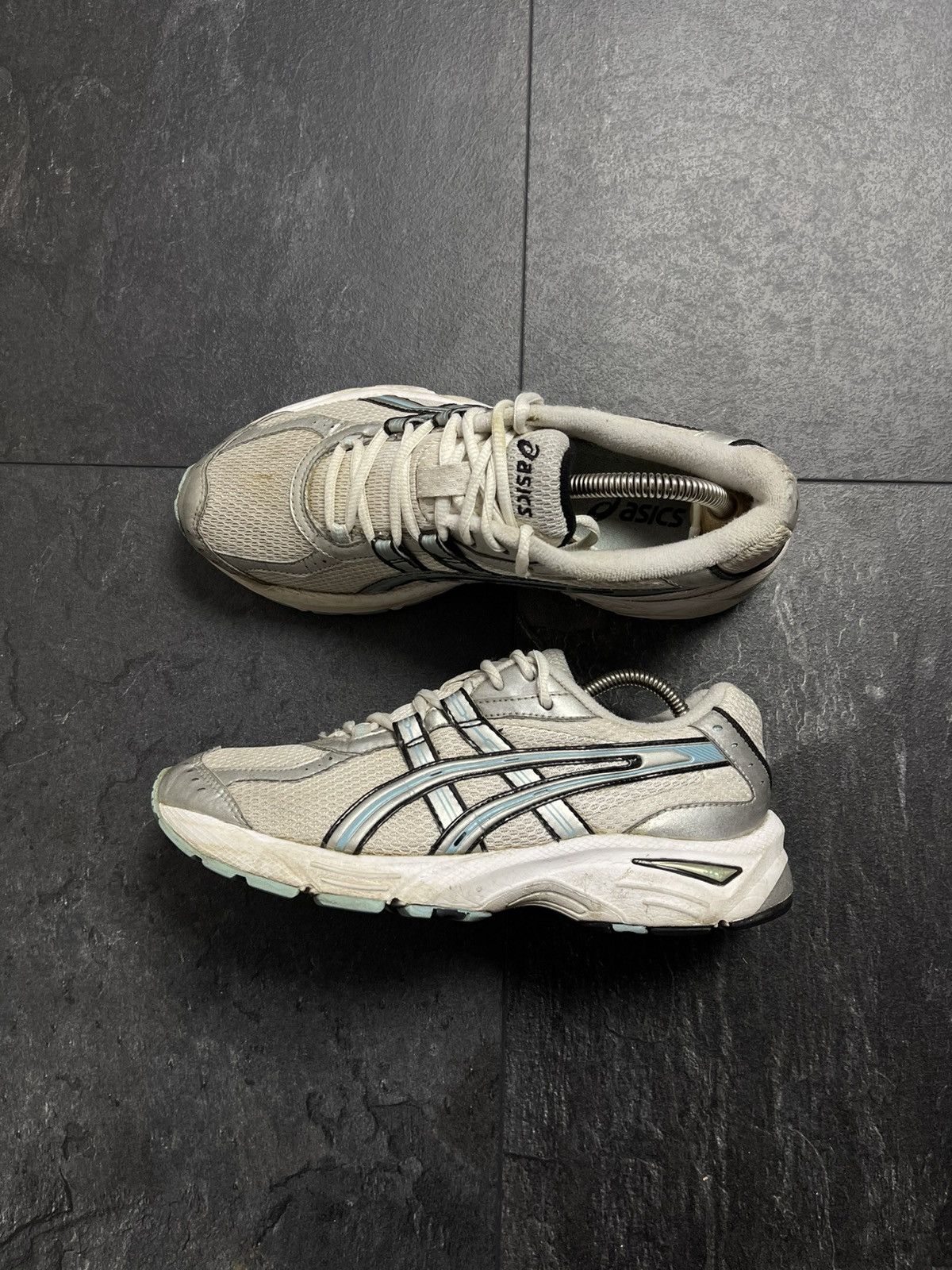 Asics Vintage asics rare low top hype sneakers Size US 6 / EU 39 - 8 Thumbnail