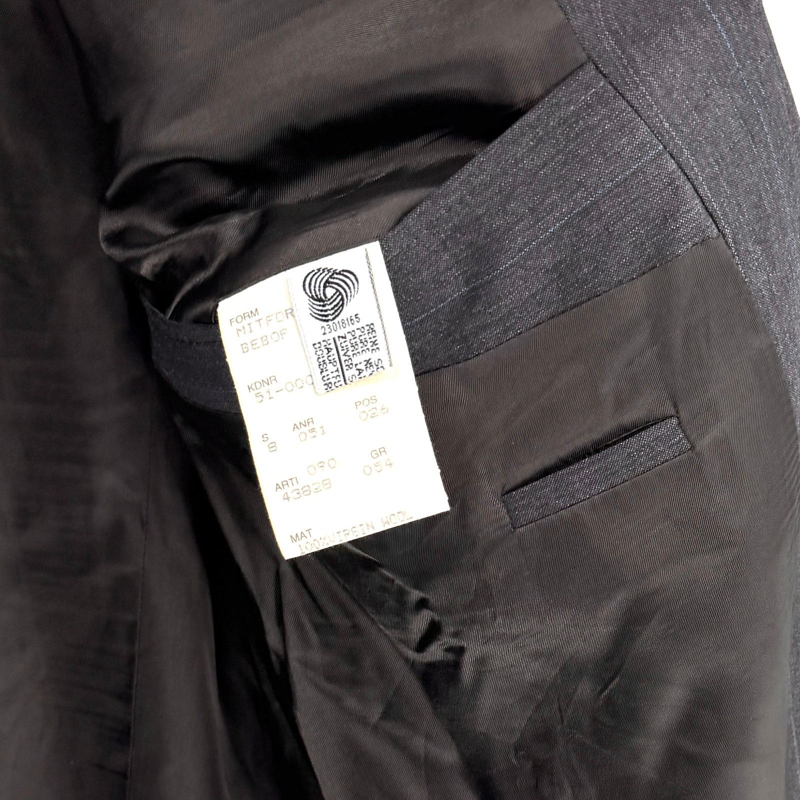 Hugo Boss Vintage 90s Grey Pinstripe 100% Wool Double Breasted Blazer Size 44R - 6 Thumbnail