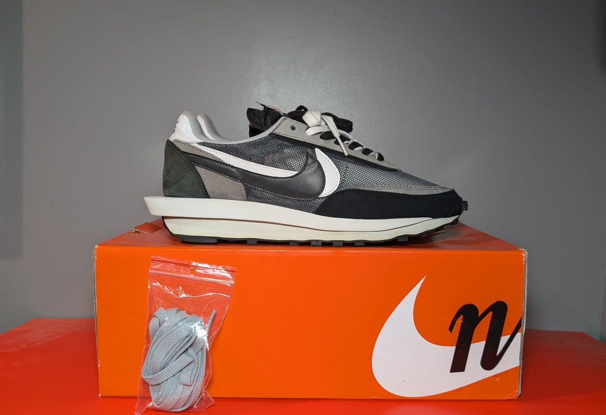 Nike Size 11.5 - Nike Sacai x LDWaffle Black Size US 11.5 / EU 44-45 - 1 Thumbnail