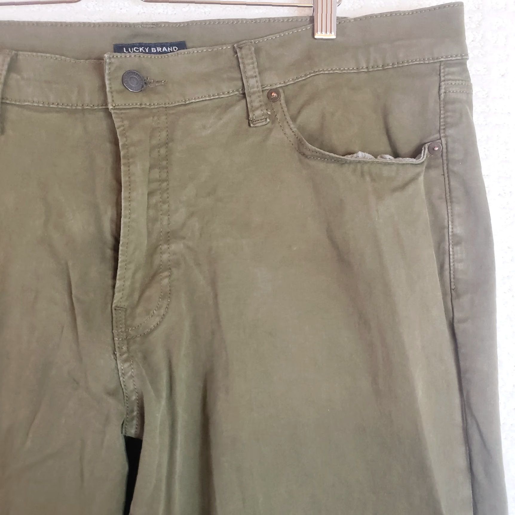 Lucky Brand Lucky Brand 410 Athletic Slim Jeans Mens 38x30 Green Khaki Stretch Denim Zip Button Tapered Preppy USA USA Theme Logo Size US 38 / EU 54 - 5 Thumbnail