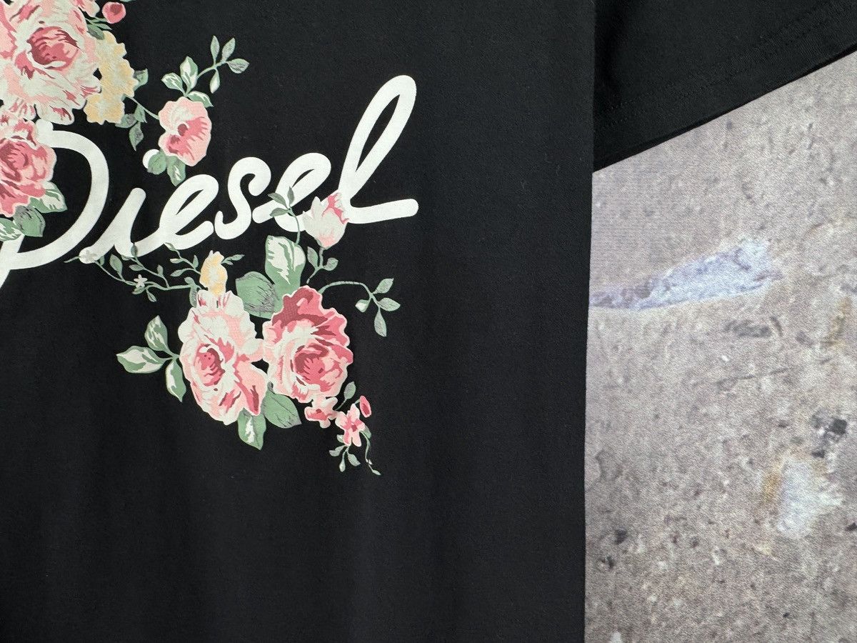 Diesel Women’s Diesel Flowers T-Shirt Streetwear Size XL Size XL / US 12-14 / IT 48-50 - 5 Thumbnail