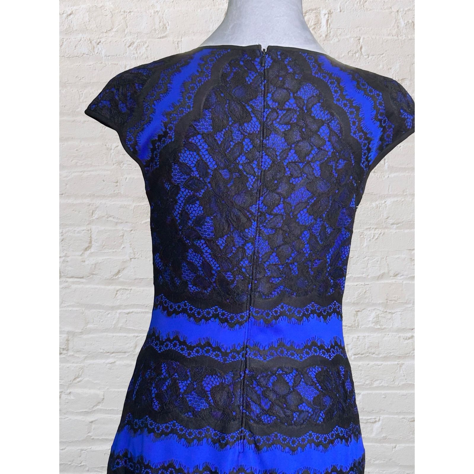 Tadashi Shoji Tadashi Shoji Blue Black Lace Event Cocktail Dress S 4 6 Size S / US 4 / IT 40 - 7 Thumbnail