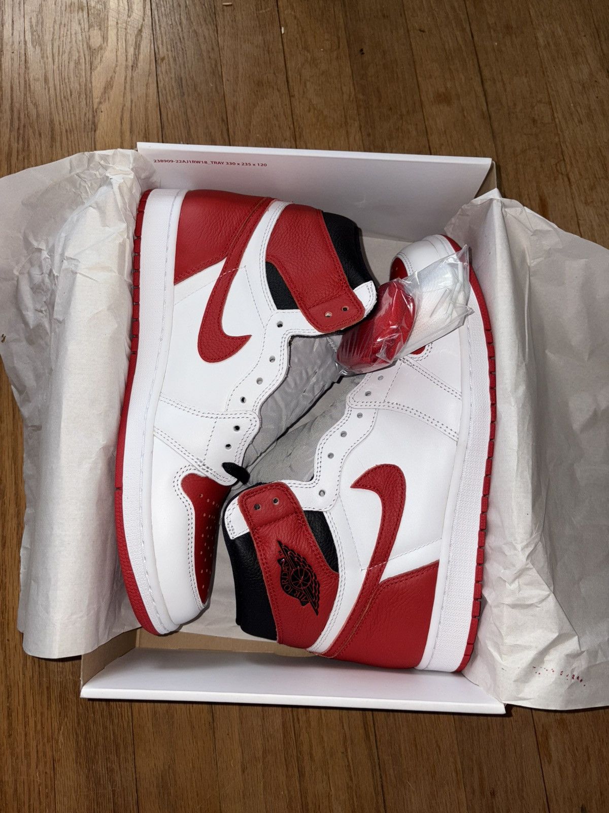 Jordan Brand × Nike Air Jordan 1 Retro High OG Heritage Size US 11.5 / EU 44-45 - 1 Thumbnail