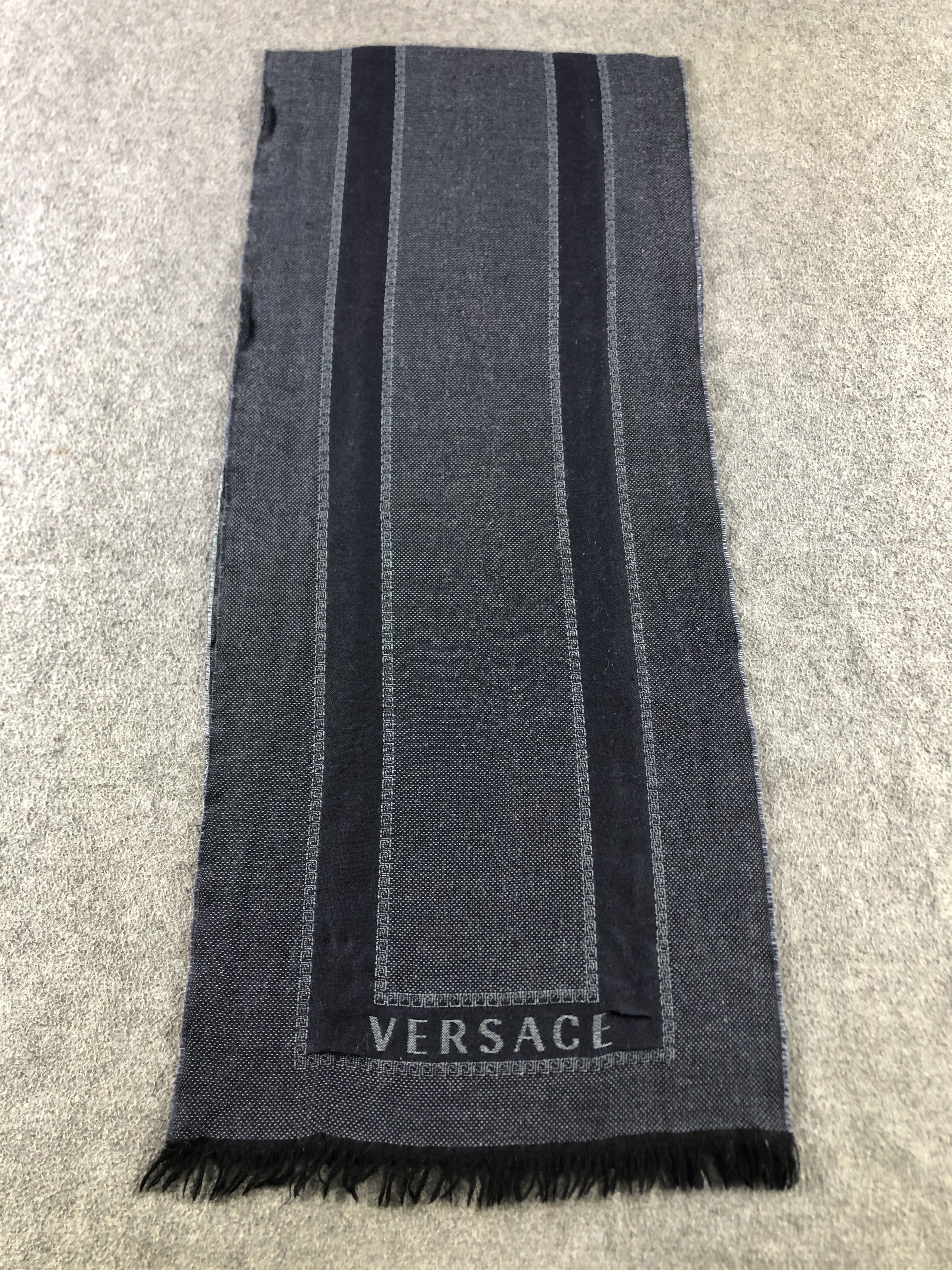 Versace Versace Scarf / Muffler / Neckwear P737 Size ONE SIZE - 3 Thumbnail