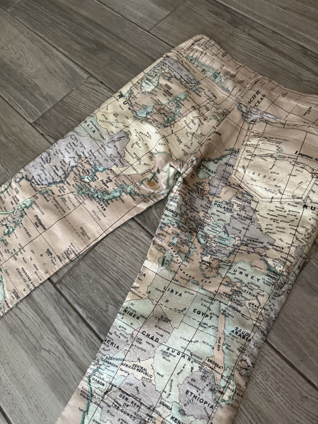 Pleats Please Issey Miyake RARE Issey Miyake Pleats Please Map Pants Size US 32 / EU 48 - 9 Thumbnail
