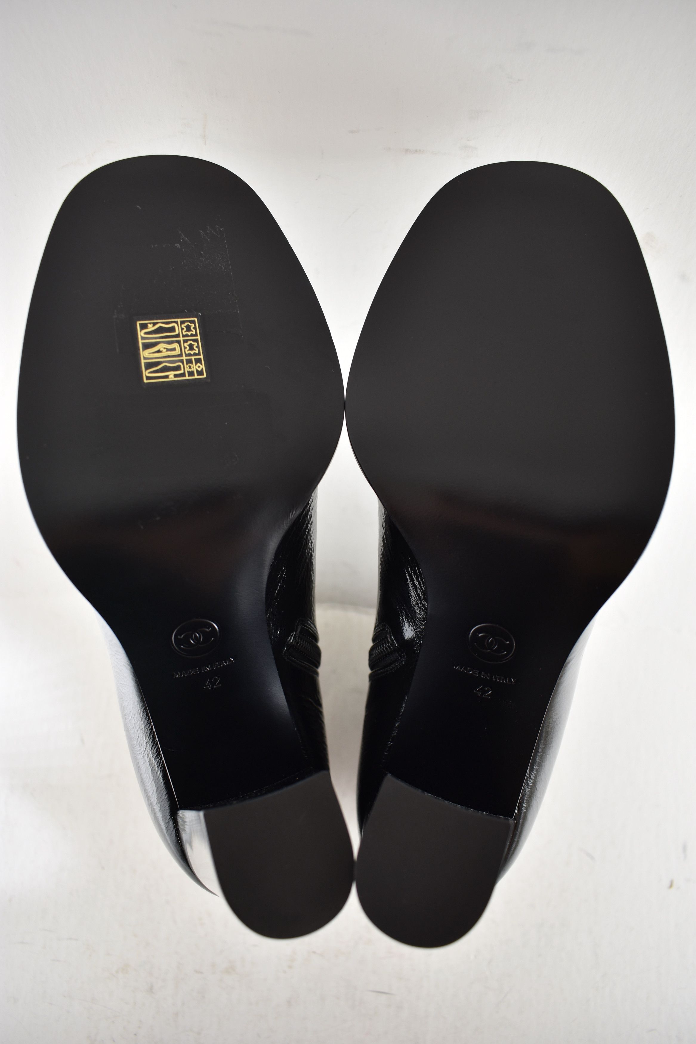 Chanel Chanel 24B Black Patent CC Short Ankle Block Heel Bootie 42 Size US 12 / IT 42 - 17 Thumbnail